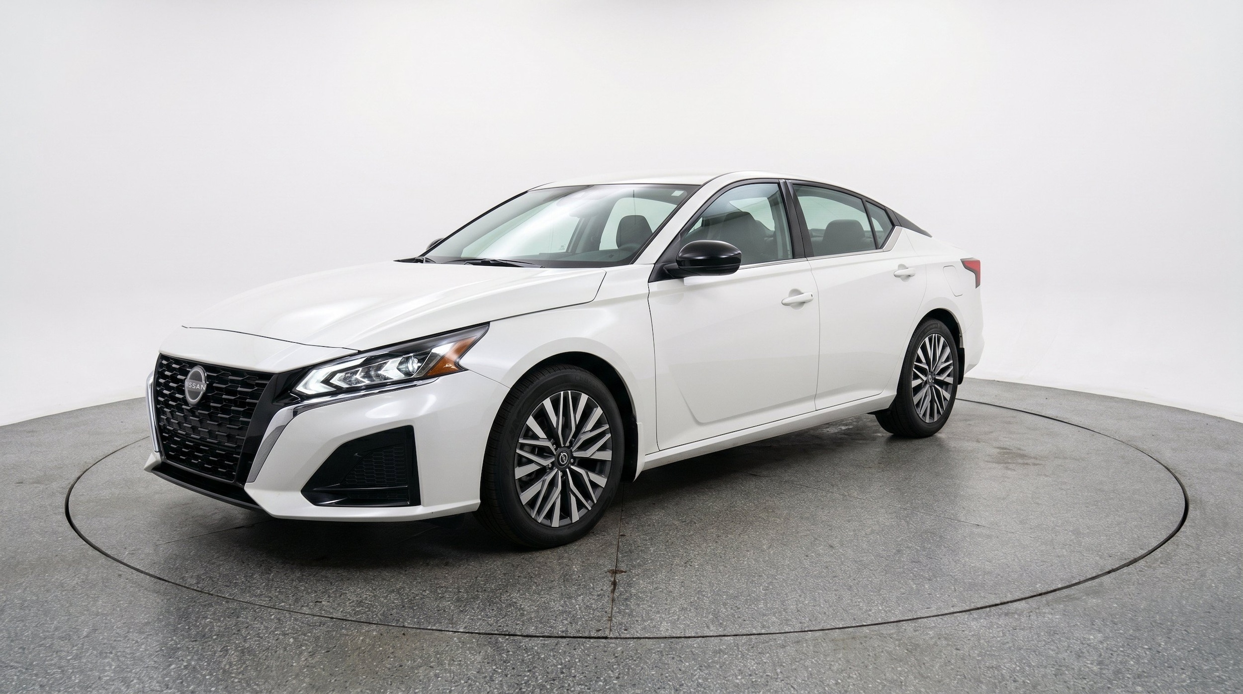 Thumbnail: 2025 Nissan Altima - 3