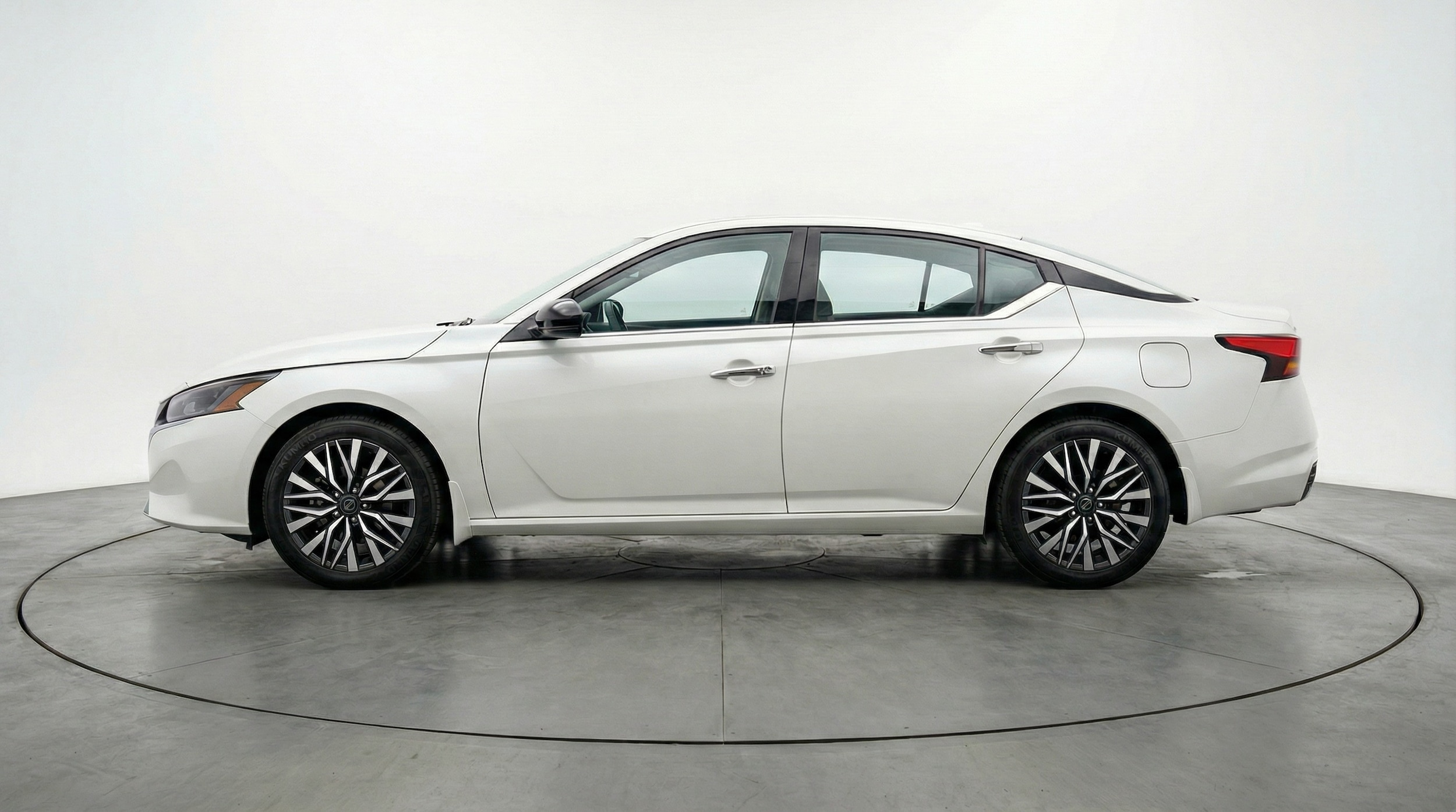 Thumbnail: 2025 Nissan Altima - 4