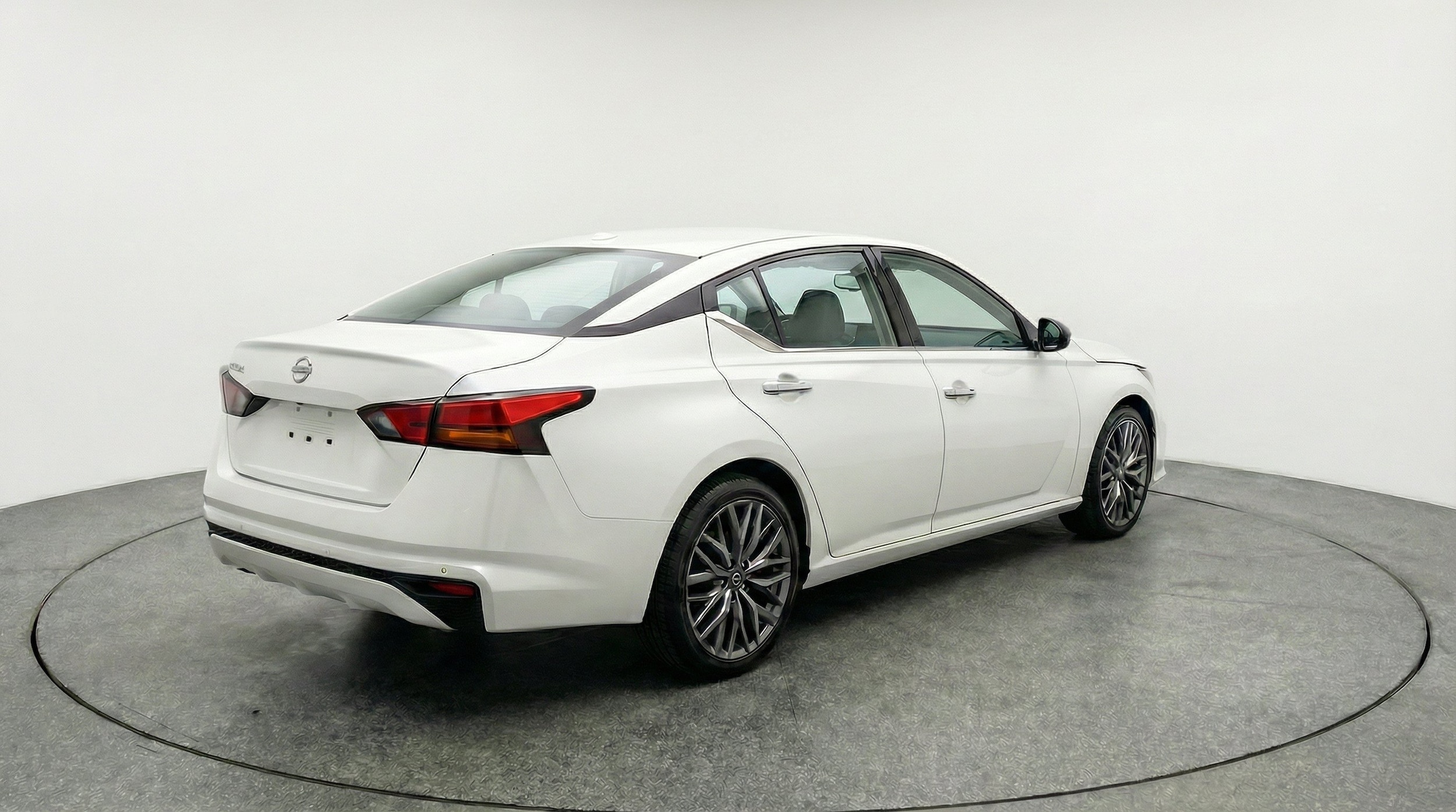 Thumbnail: 2025 Nissan Altima - 9