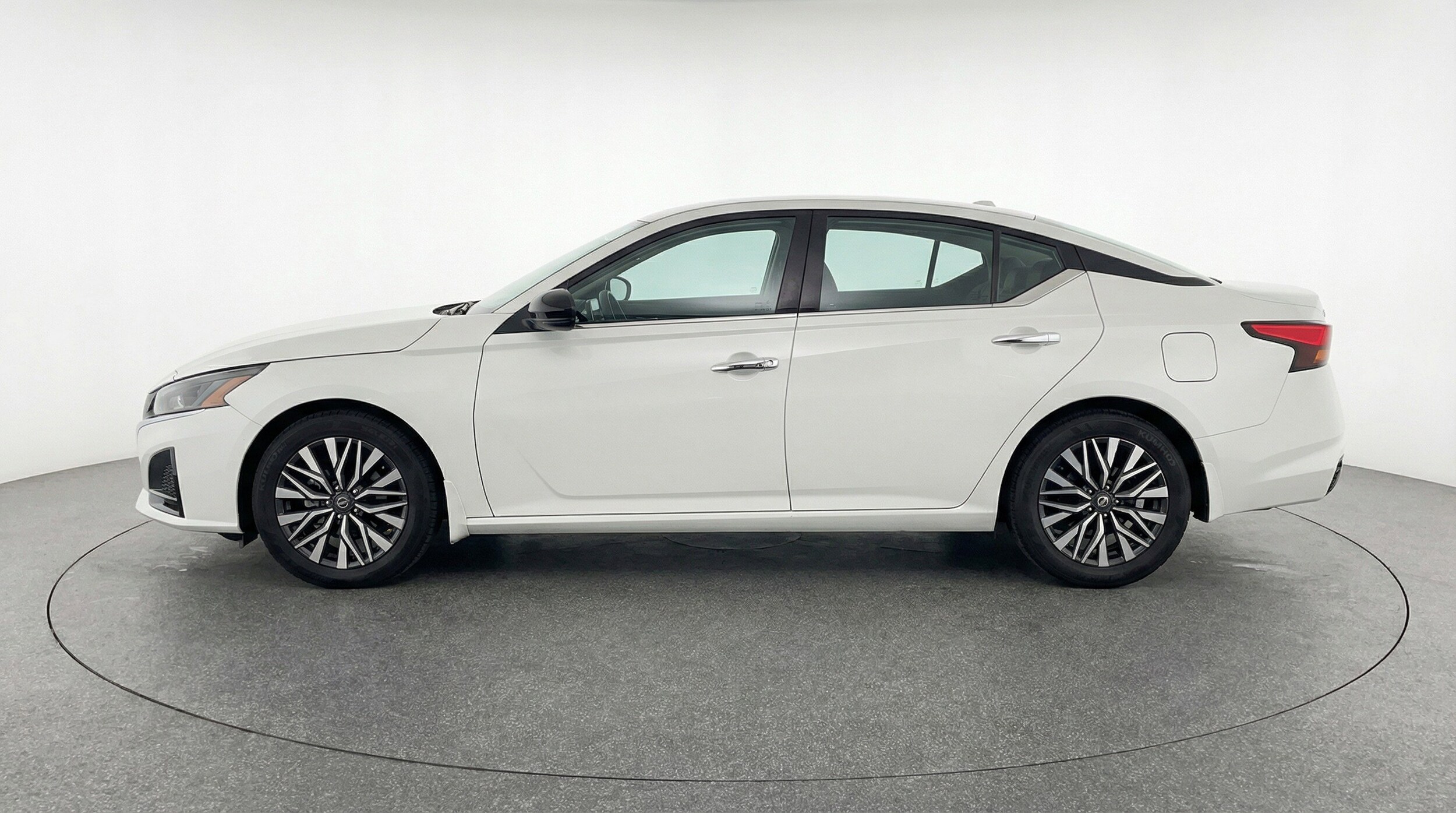 Thumbnail: 2025 Nissan Altima - 5