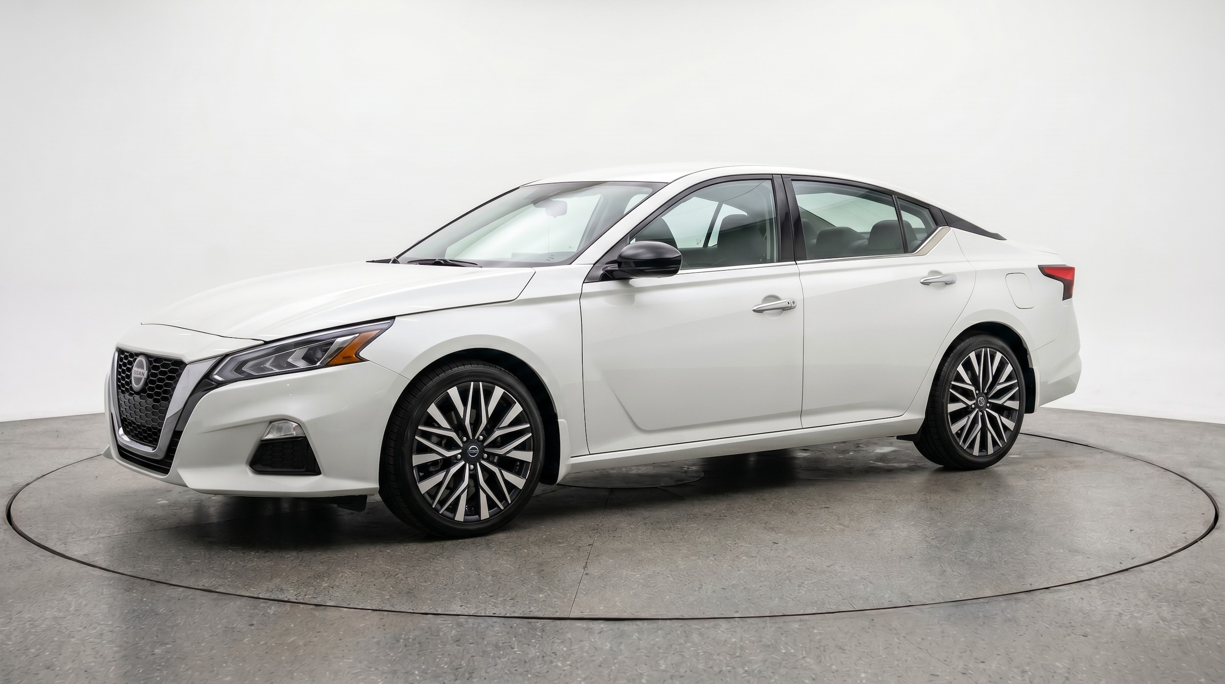 Thumbnail: 2025 Nissan Altima - 3