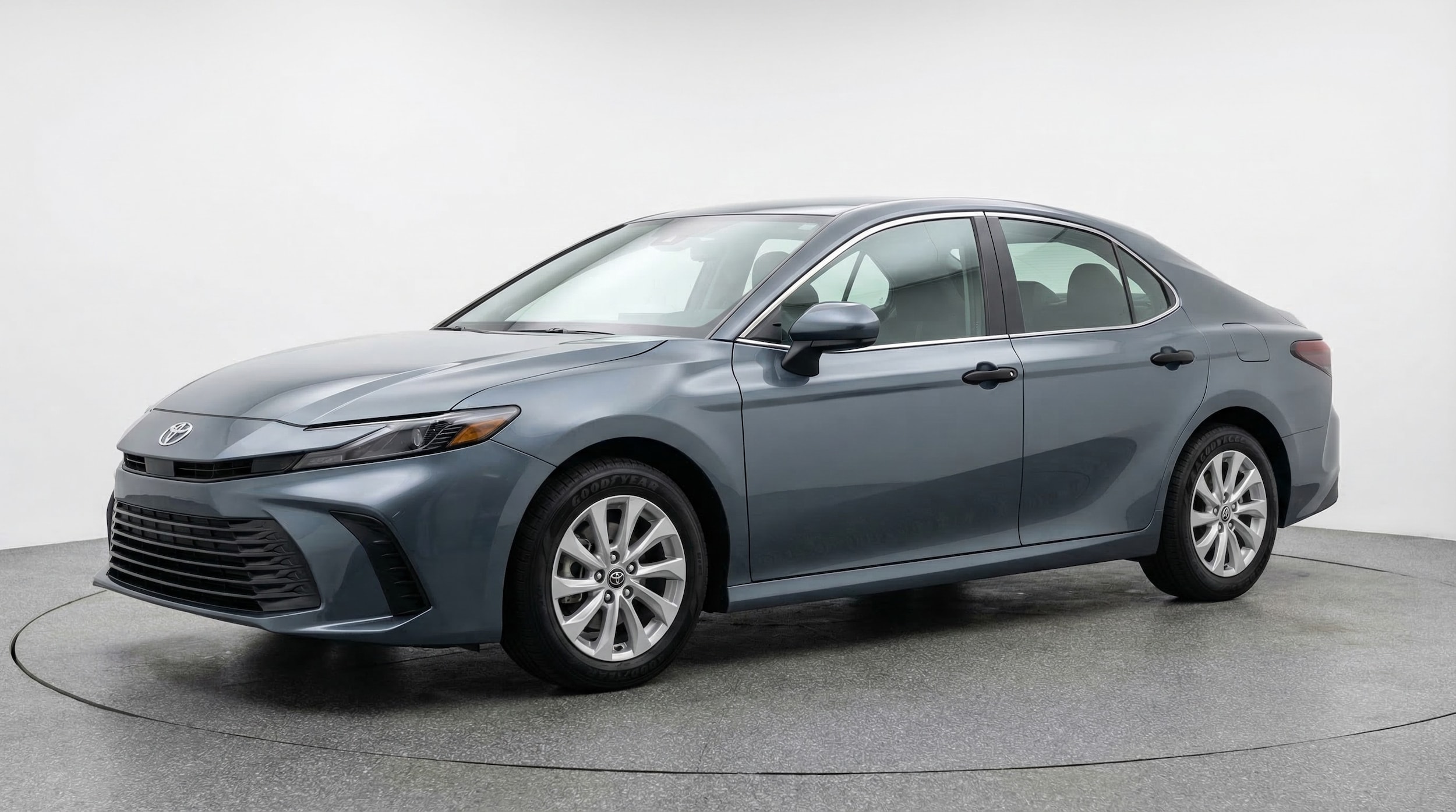 Thumbnail: 2025 Toyota Camry - 3