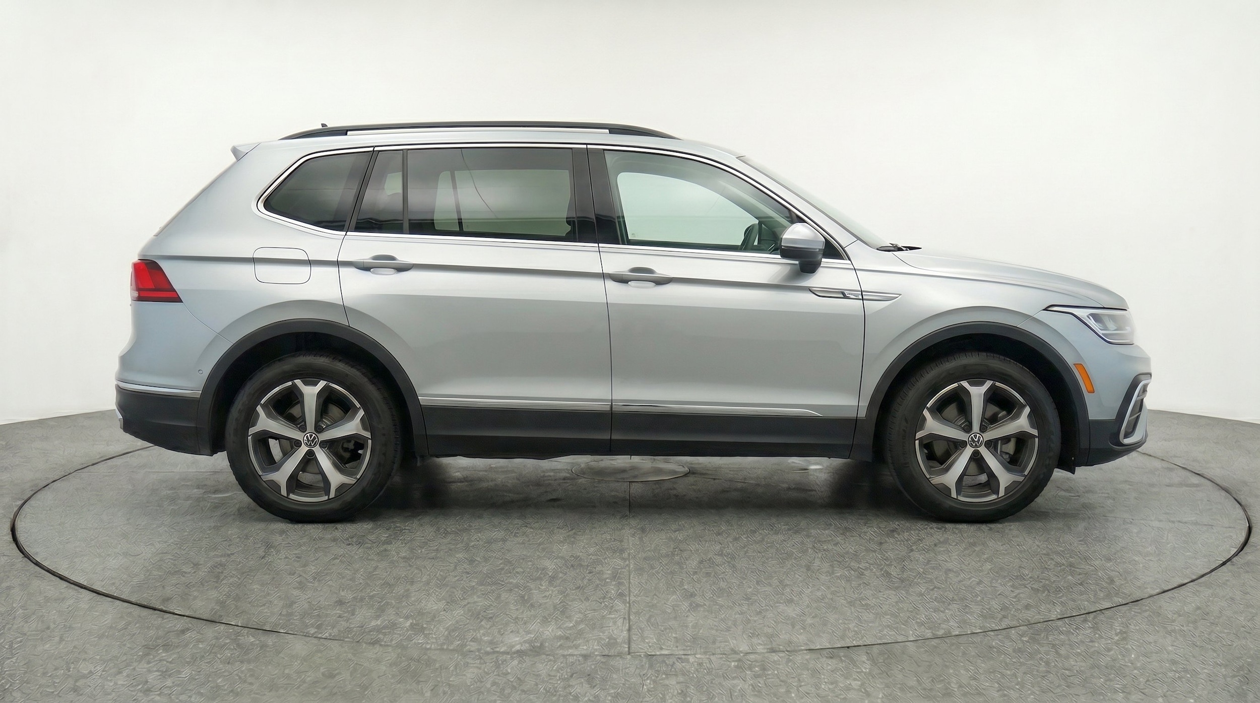 Thumbnail: 2026 Volkswagen Tiguan - 11