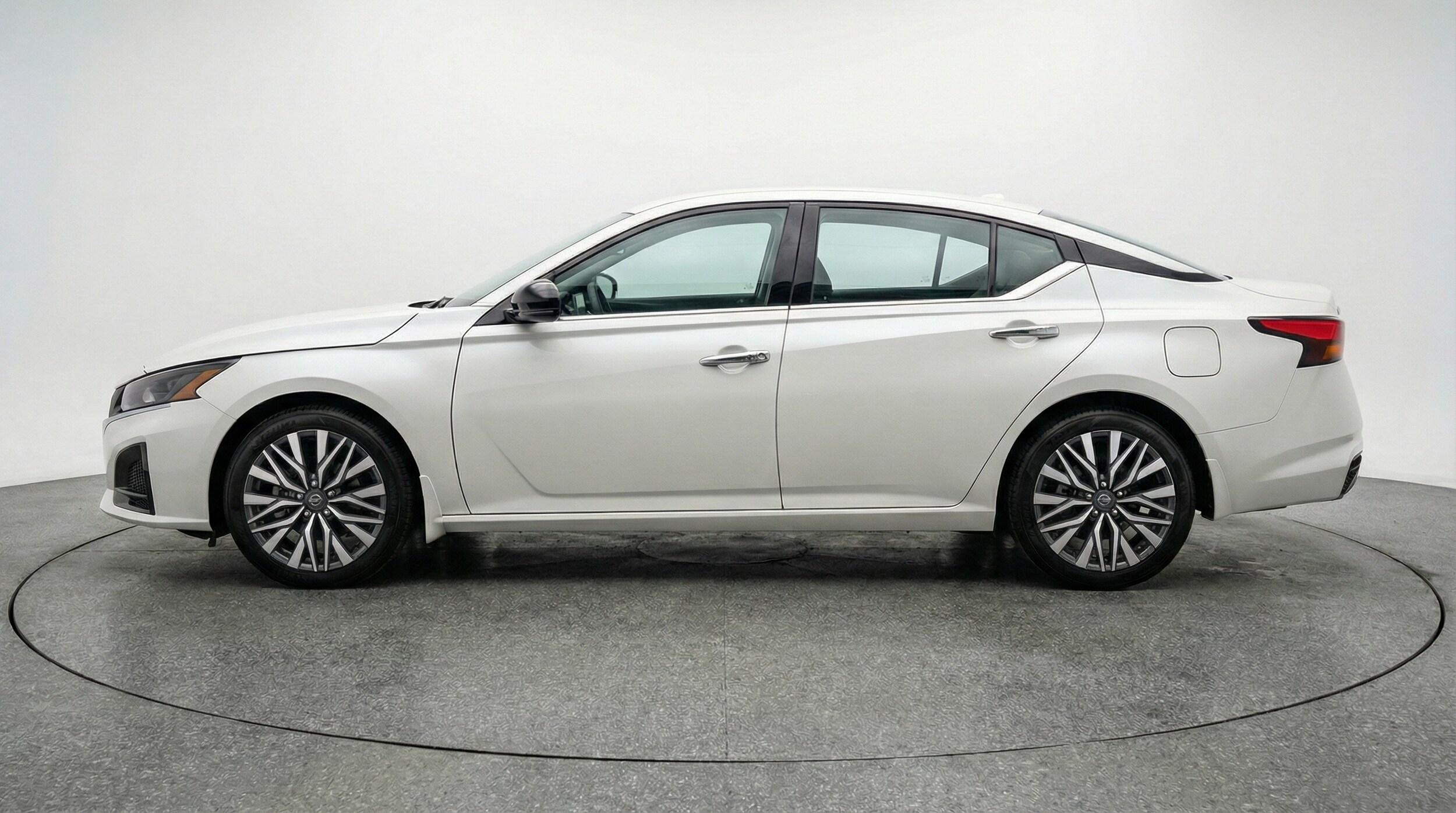 Thumbnail: 2025 Nissan Altima - 4