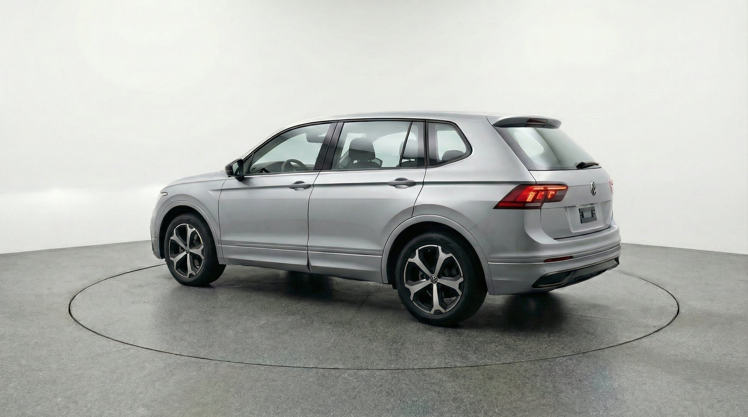 Thumbnail: 2026 Volkswagen Tiguan - 6