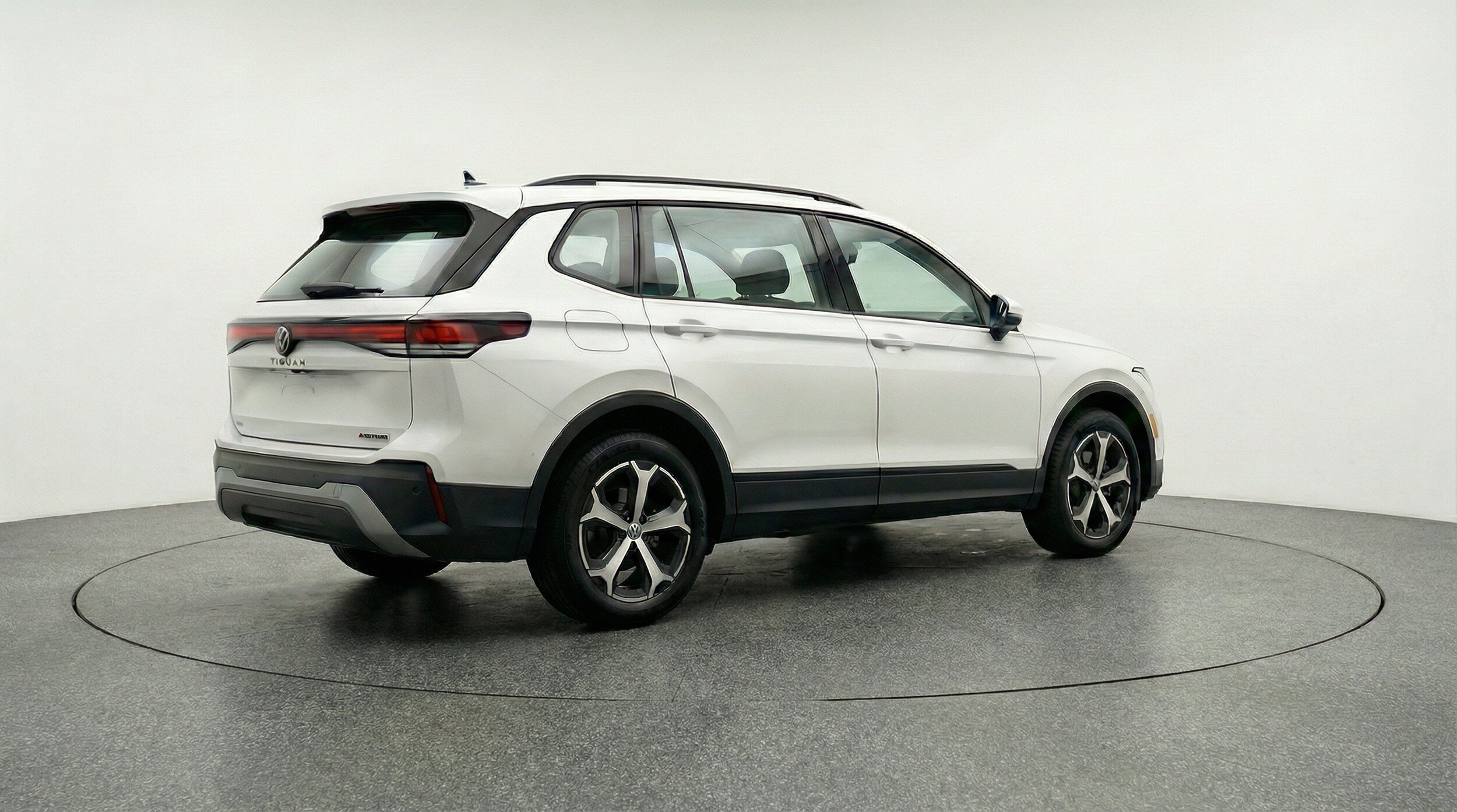 Thumbnail: 2026 Volkswagen Tiguan - 9