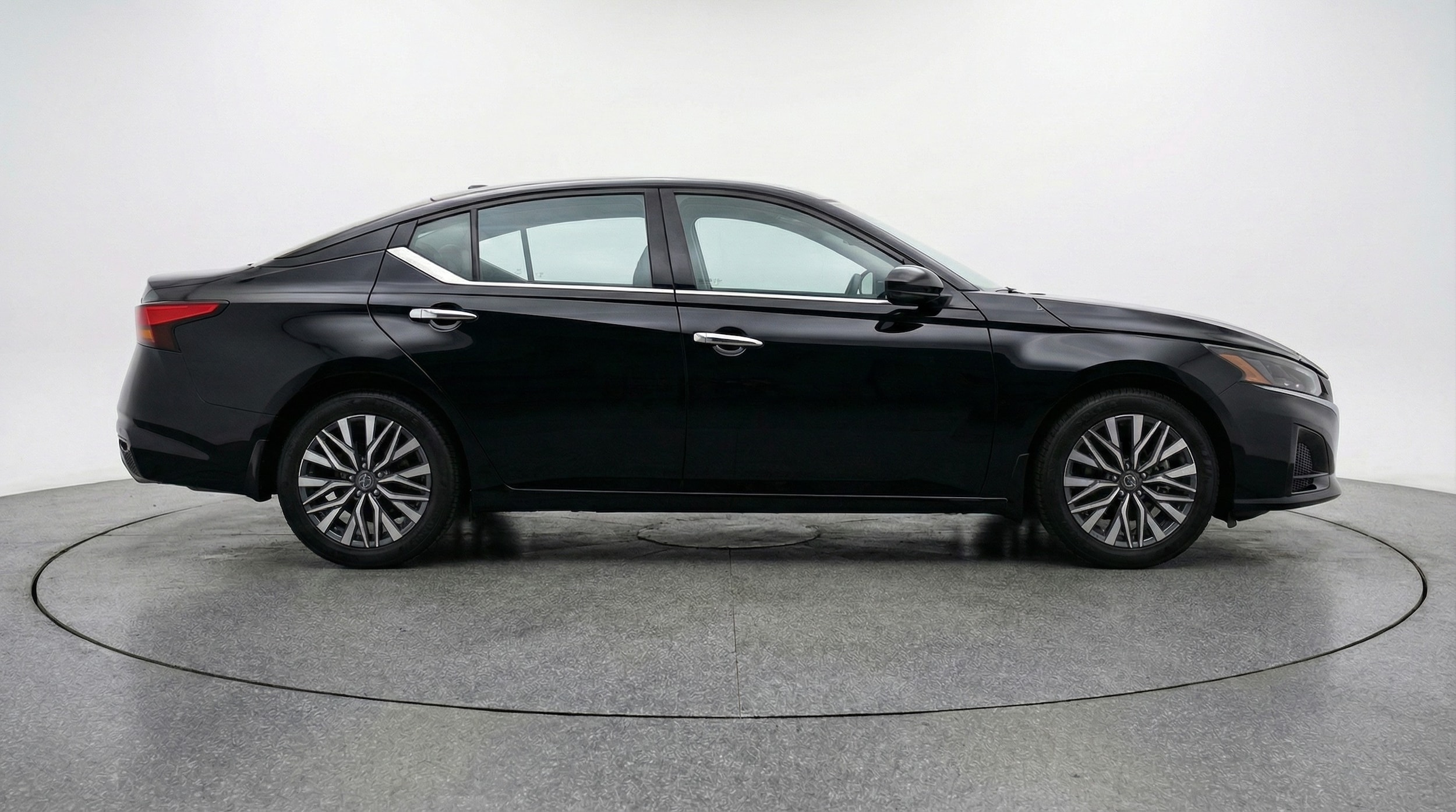 Thumbnail: 2025 Nissan Altima - 8