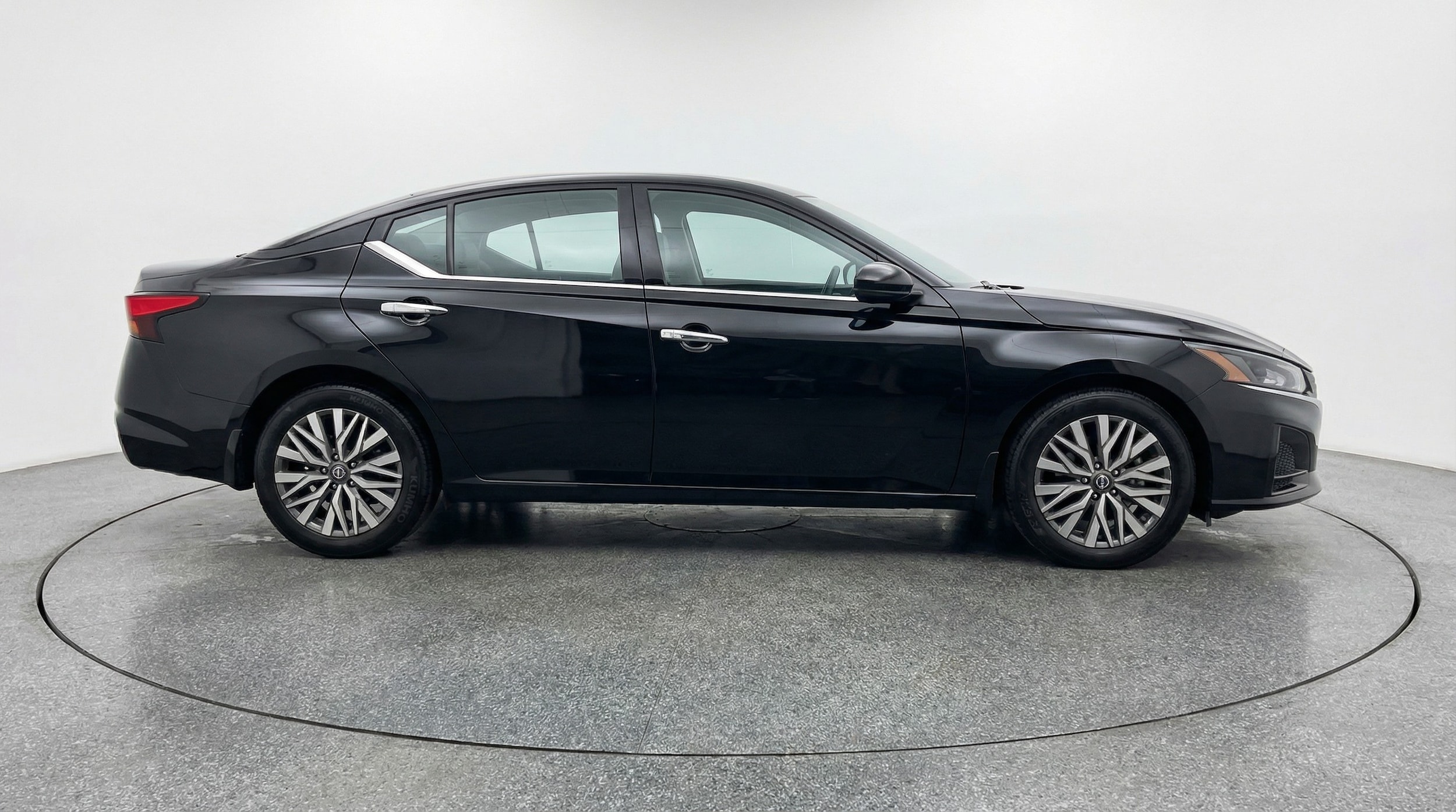 Thumbnail: 2025 Nissan Altima - 8