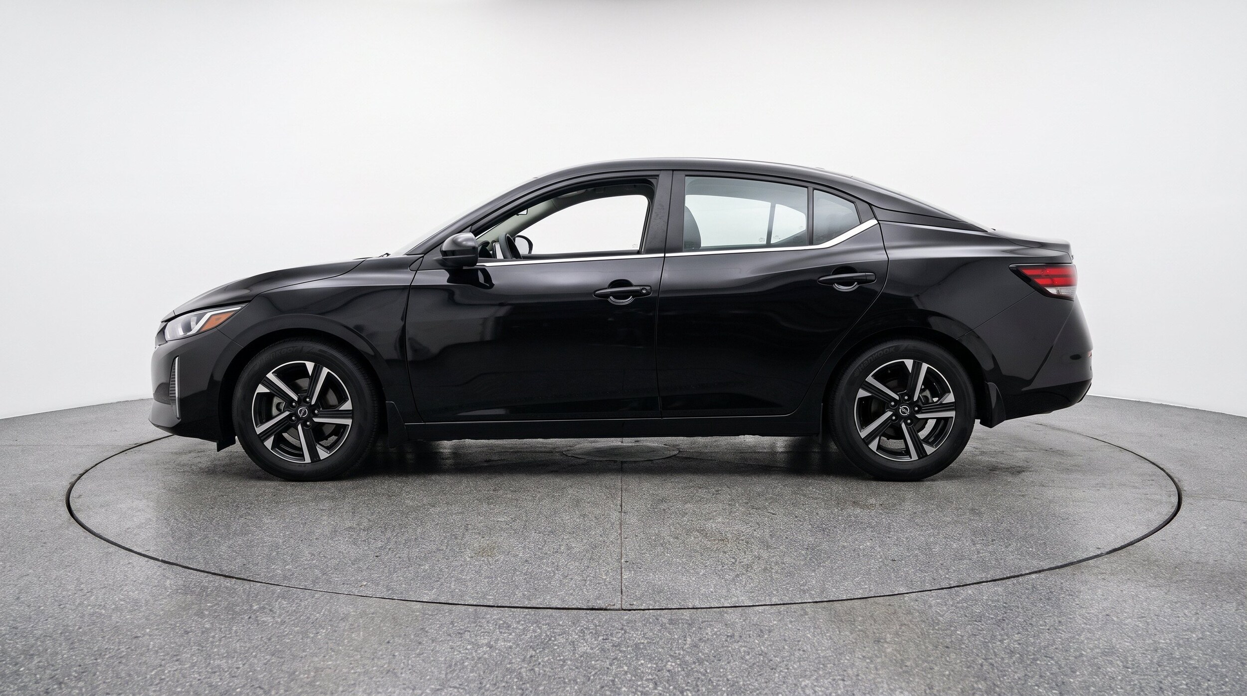 Thumbnail: 2025 Nissan Sentra - 5