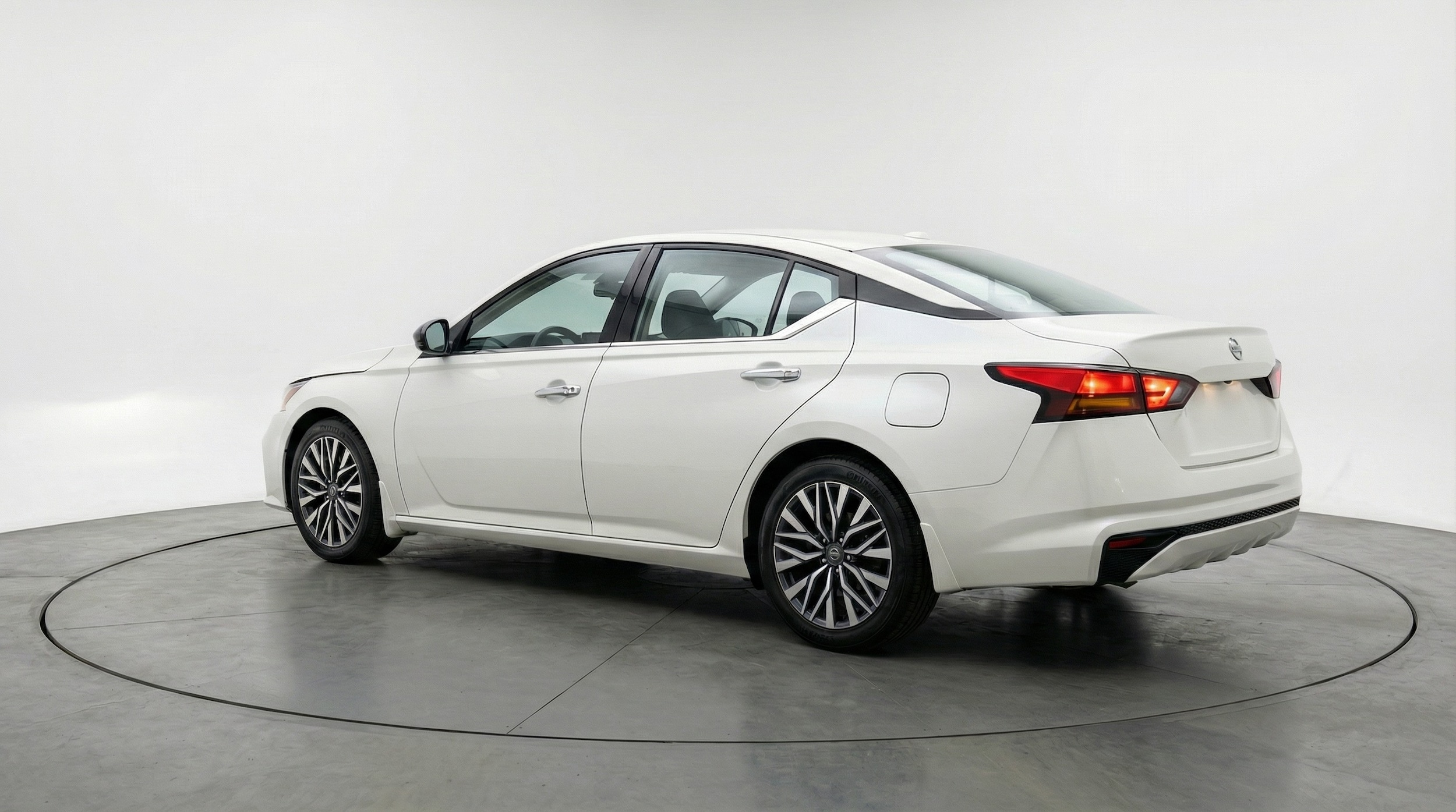 Thumbnail: 2025 Nissan Altima - 5