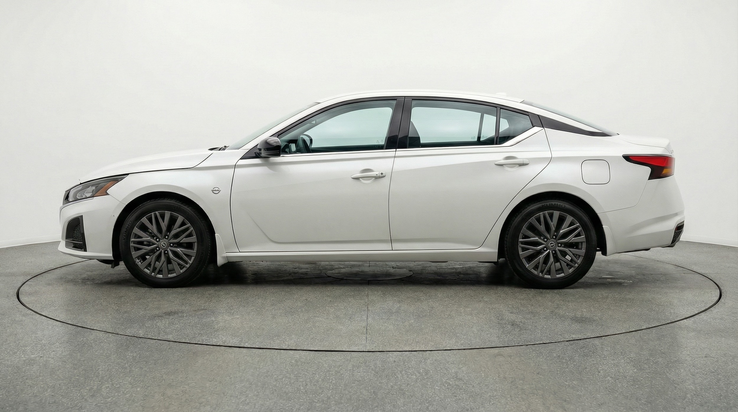 Thumbnail: 2025 Nissan Altima - 4