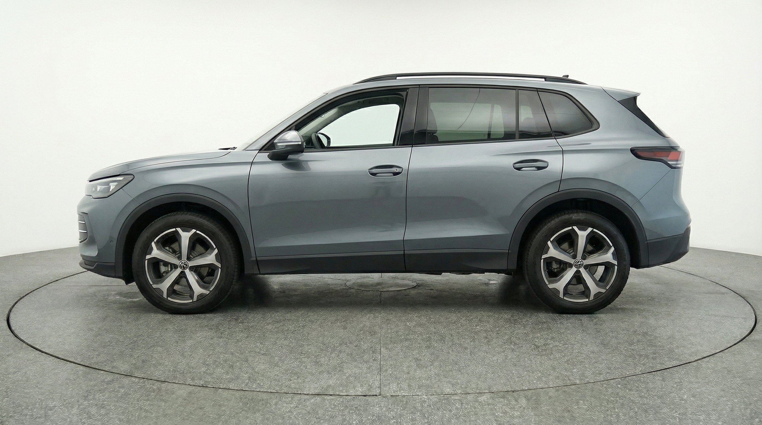 Thumbnail: 2026 Volkswagen Tiguan - 5