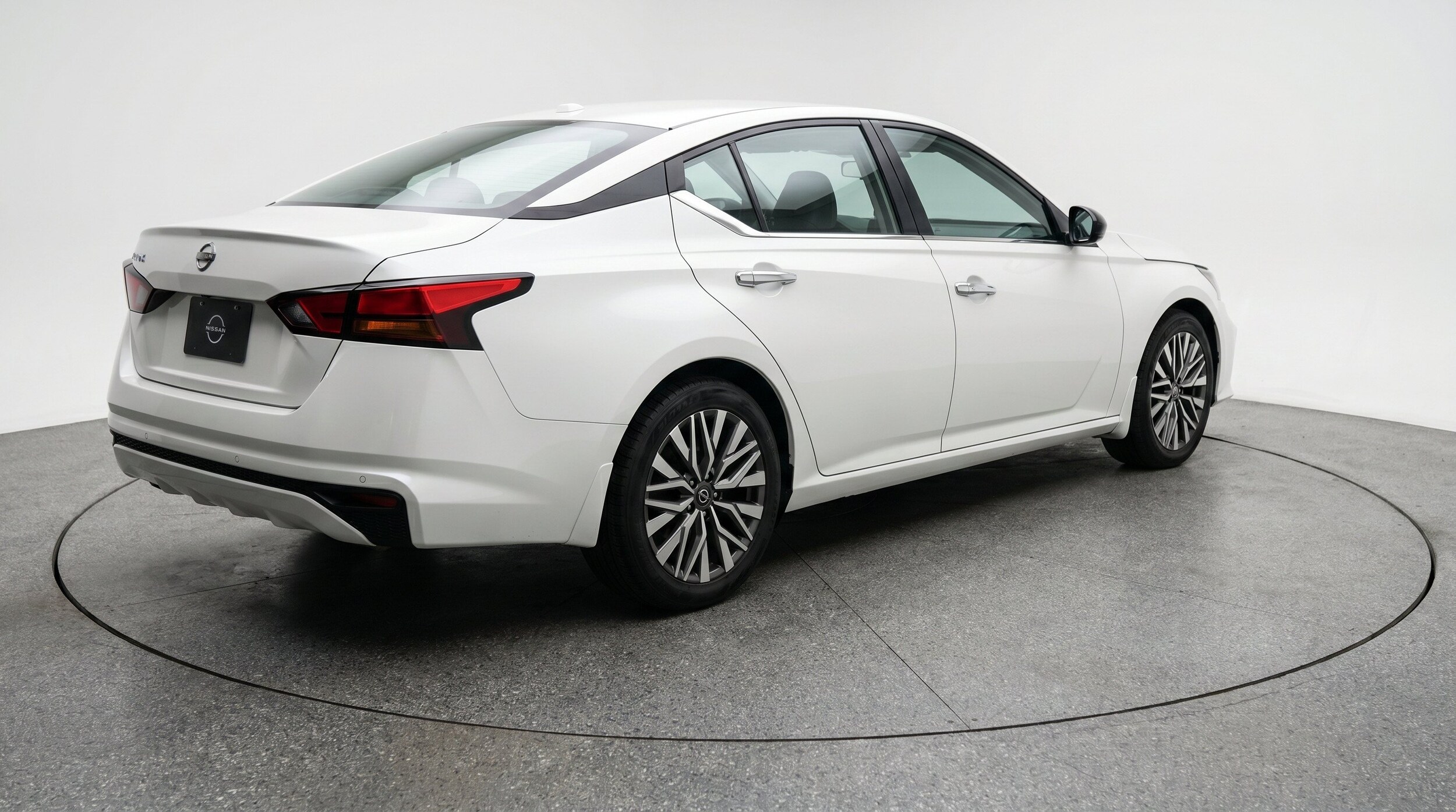 Thumbnail: 2025 Nissan Altima - 9