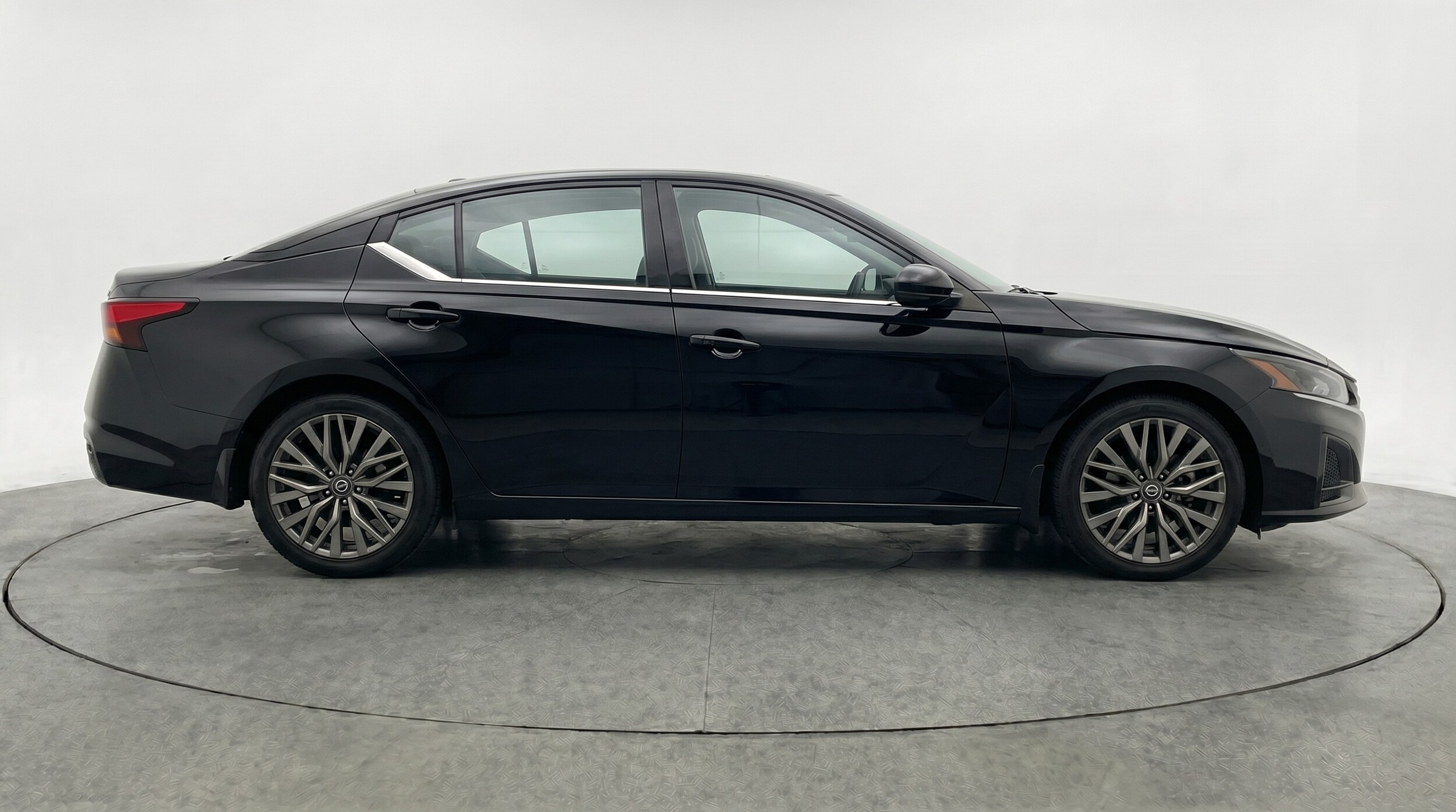 Thumbnail: 2025 Nissan Altima - 8