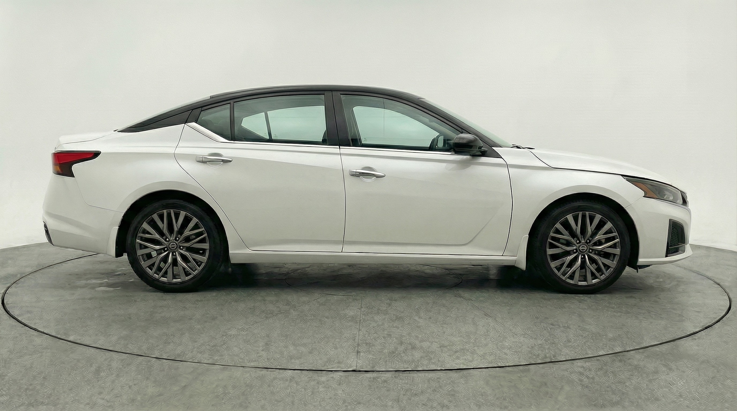 Thumbnail: 2025 Nissan Altima - 8