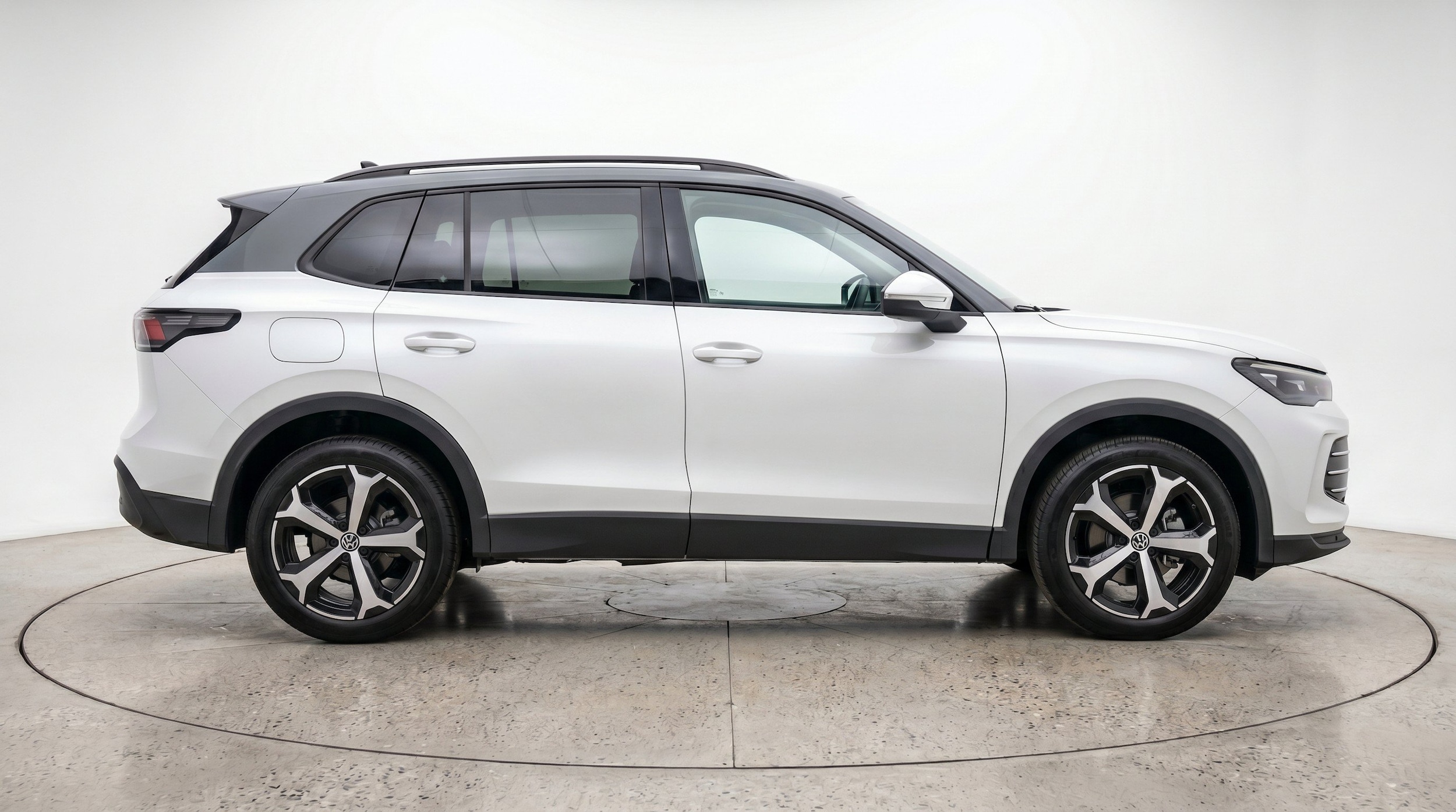 Thumbnail: 2026 Volkswagen Tiguan - 10