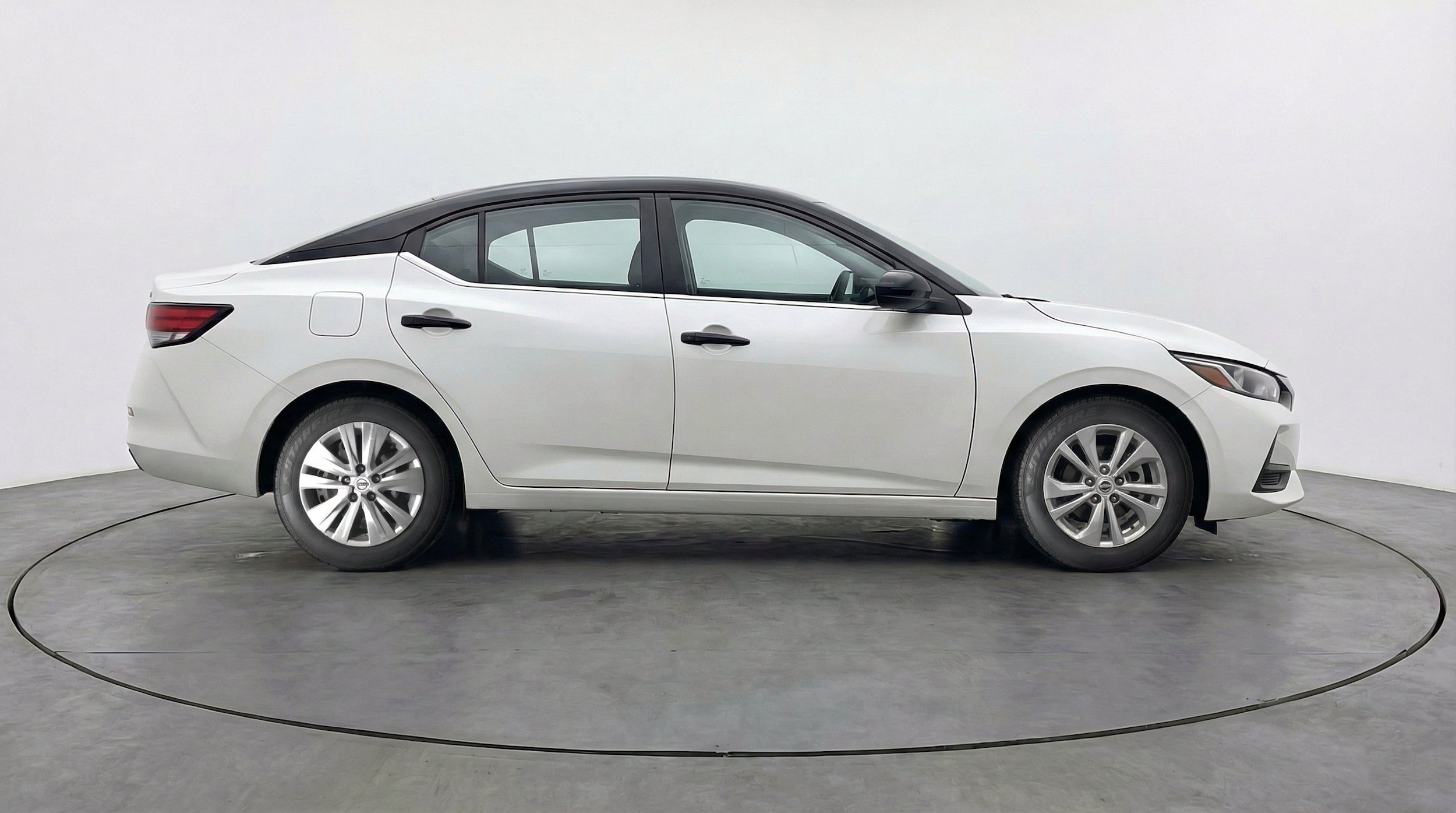 Thumbnail: 2025 Nissan Sentra - 10