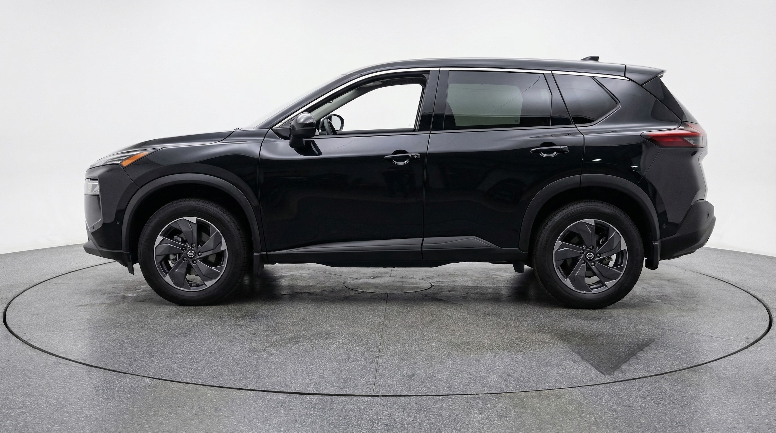 Thumbnail: 2025 Nissan Rogue - 4