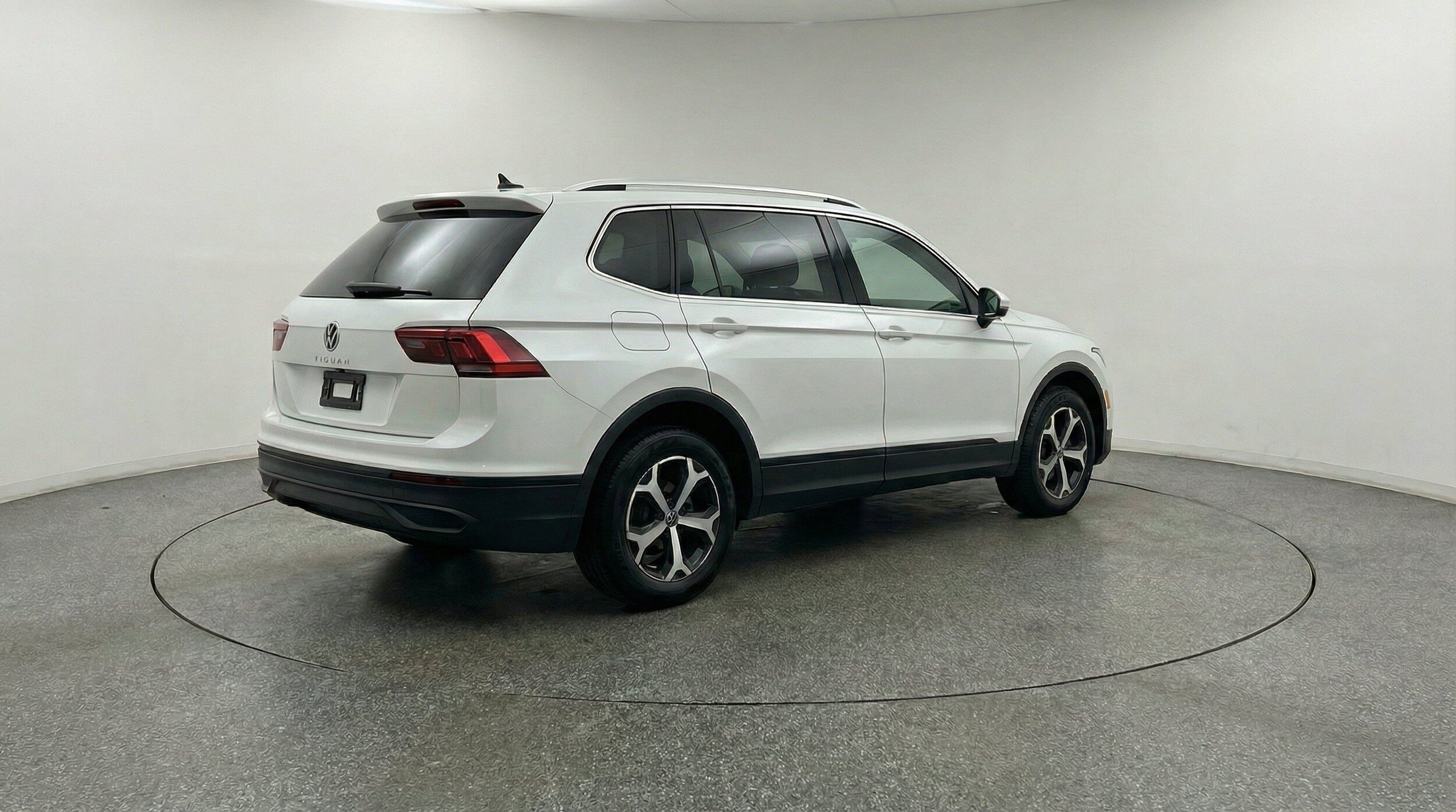 Thumbnail: 2026 Volkswagen Tiguan - 9
