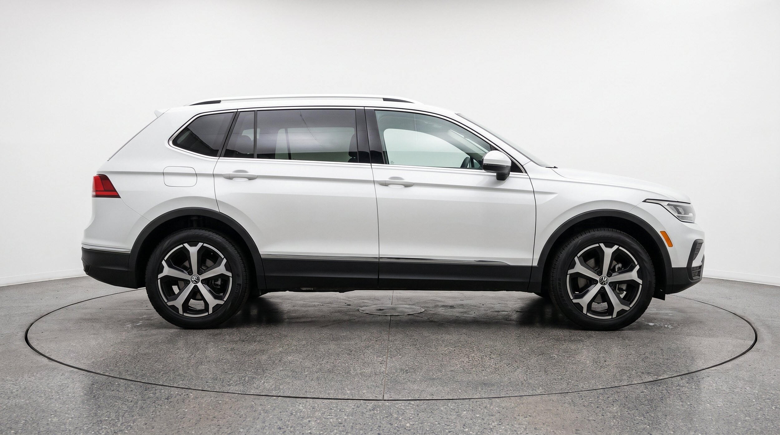 Thumbnail: 2026 Volkswagen Tiguan - 11