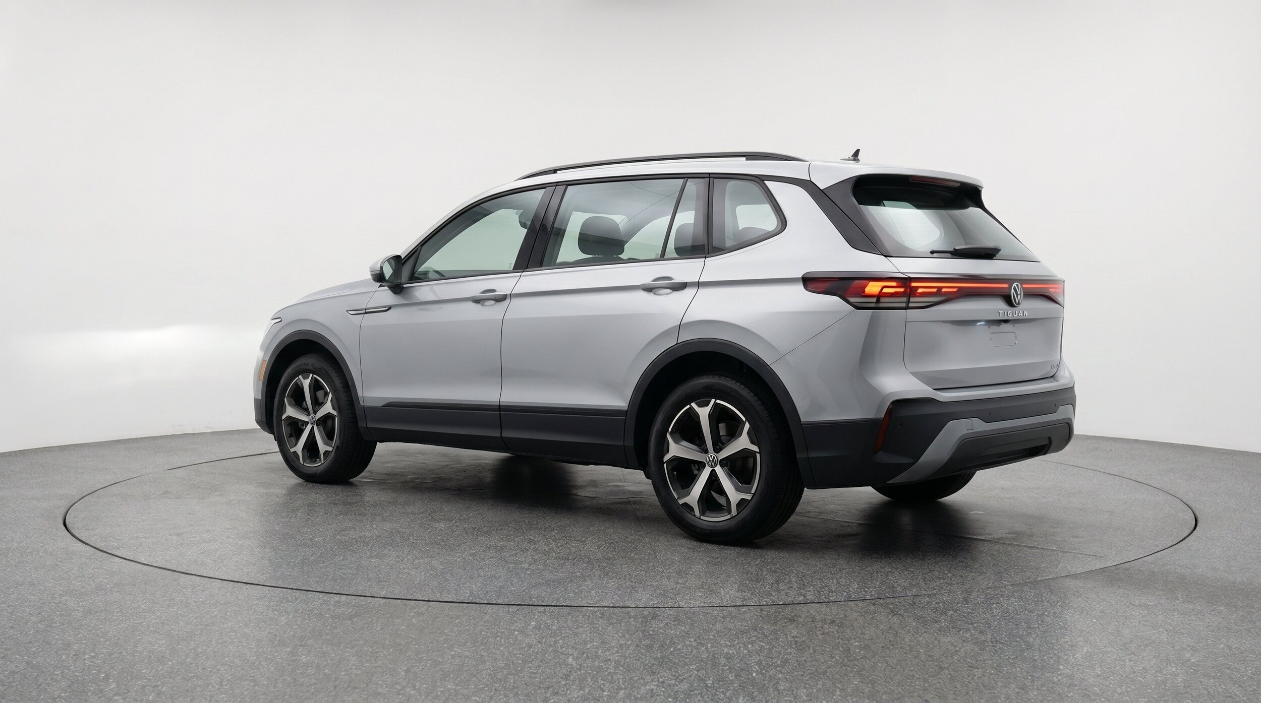 Thumbnail: 2026 Volkswagen Tiguan - 6