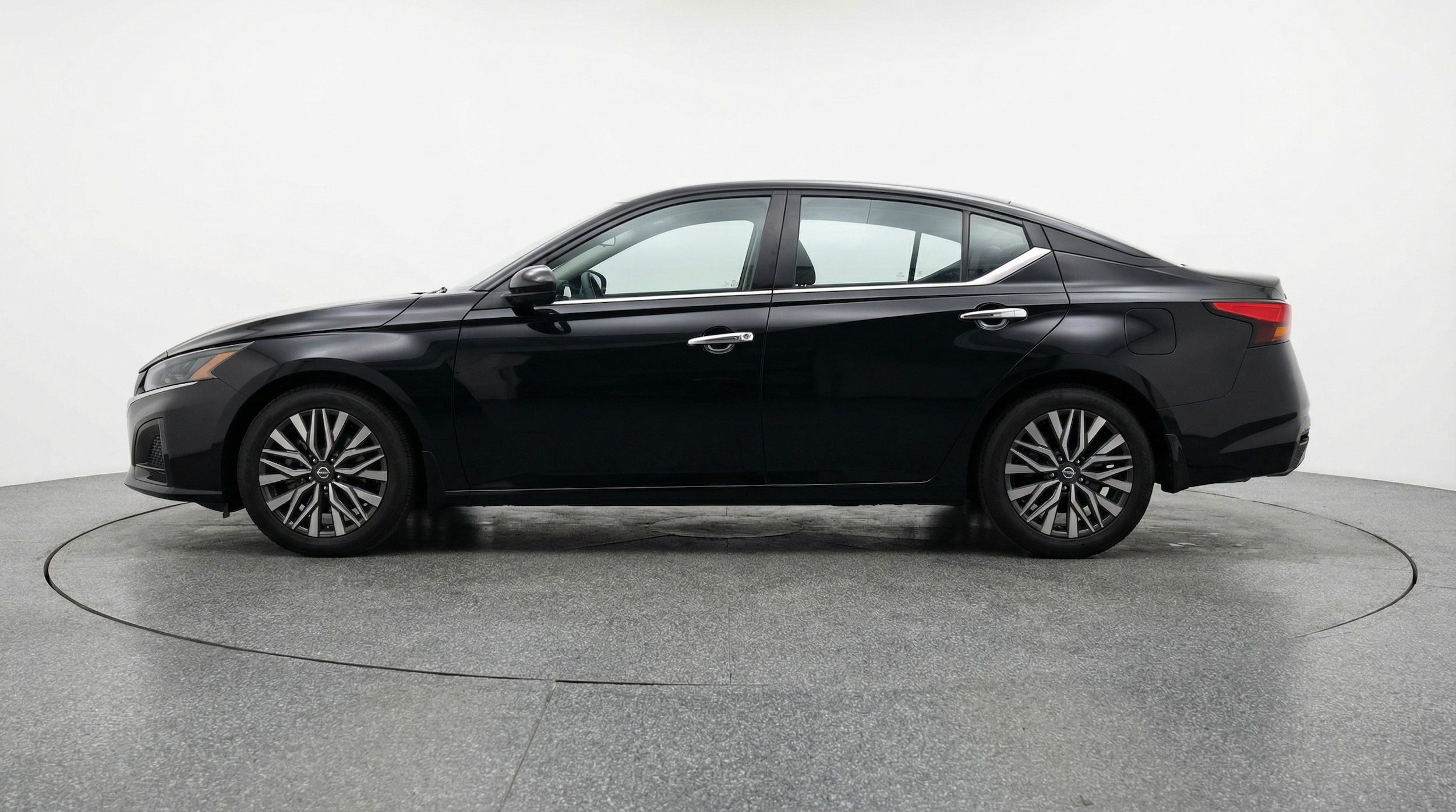 Thumbnail: 2025 Nissan Altima - 4