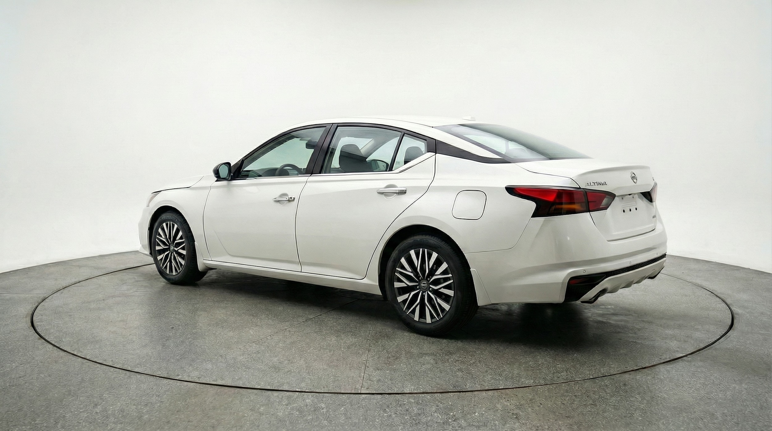 Thumbnail: 2025 Nissan Altima - 5