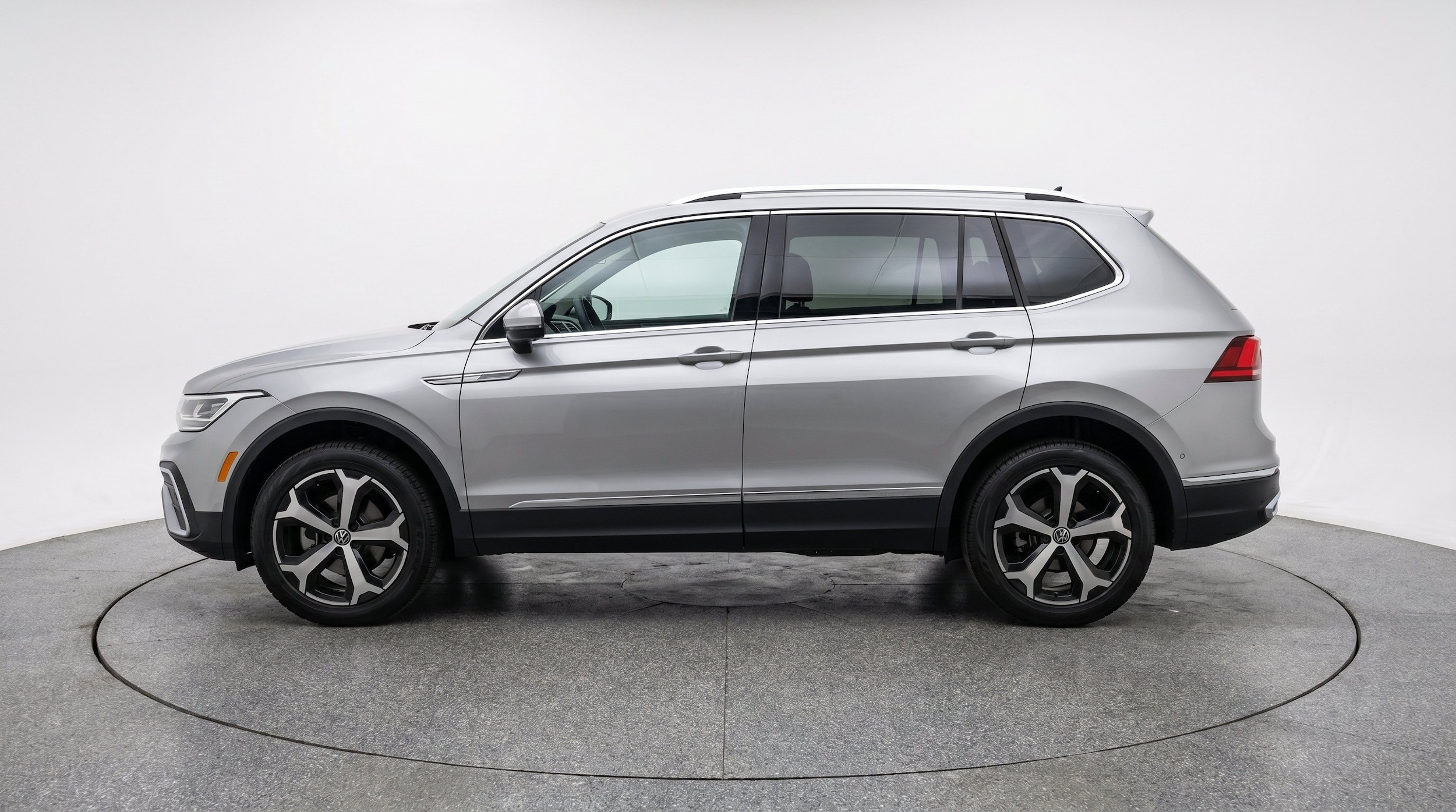 Thumbnail: 2026 Volkswagen Tiguan - 5