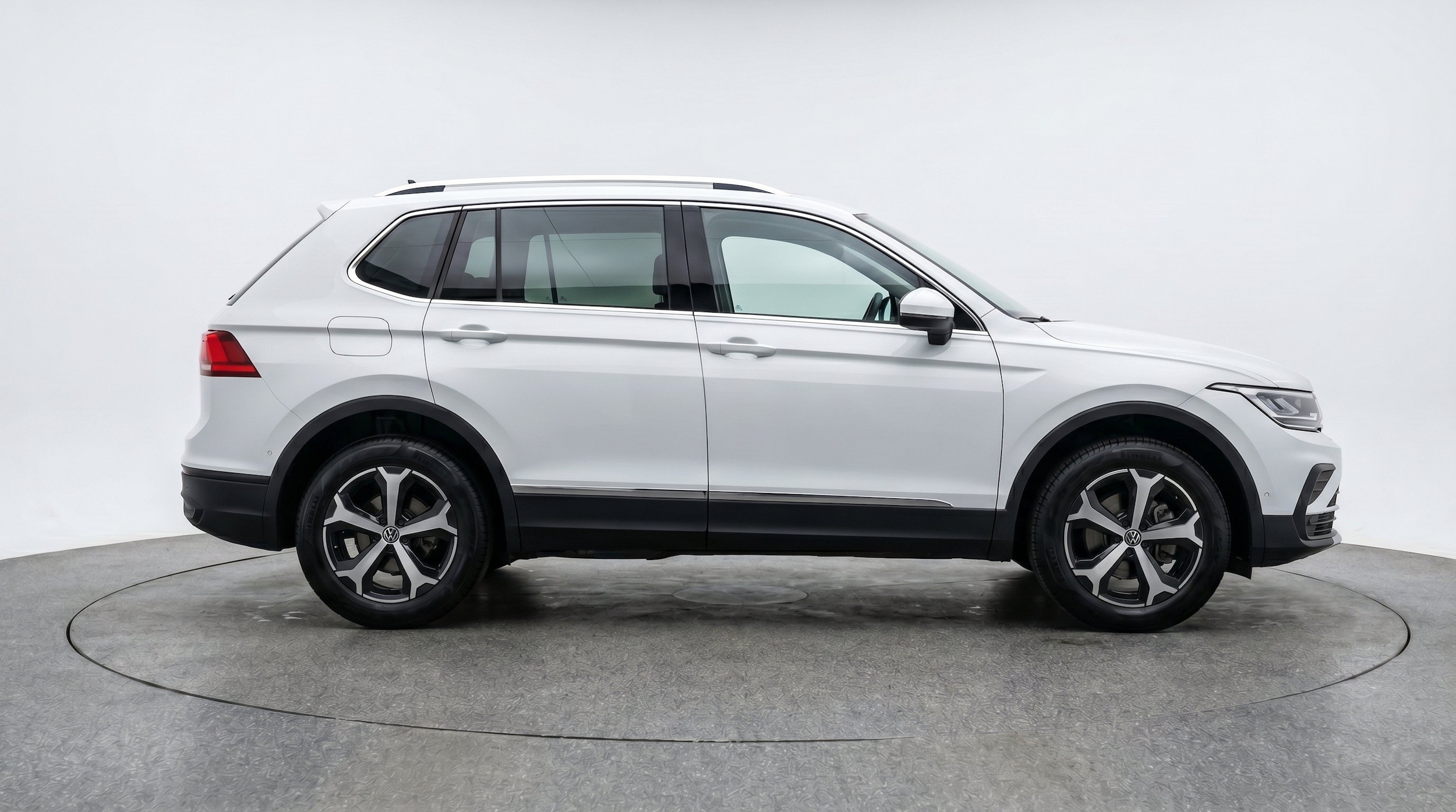 Thumbnail: 2026 Volkswagen Tiguan - 10