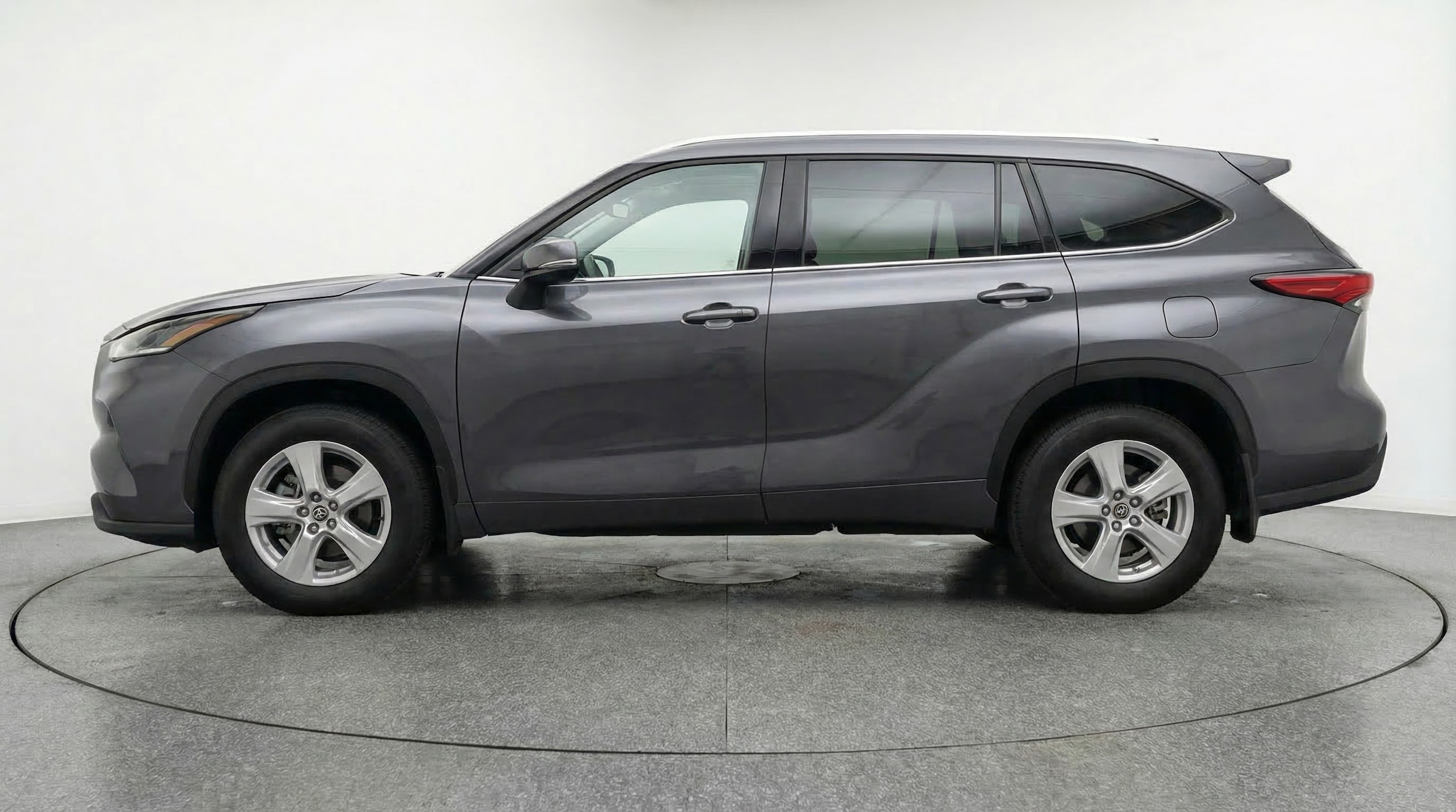 Thumbnail: 2025 Toyota Highlander - 4