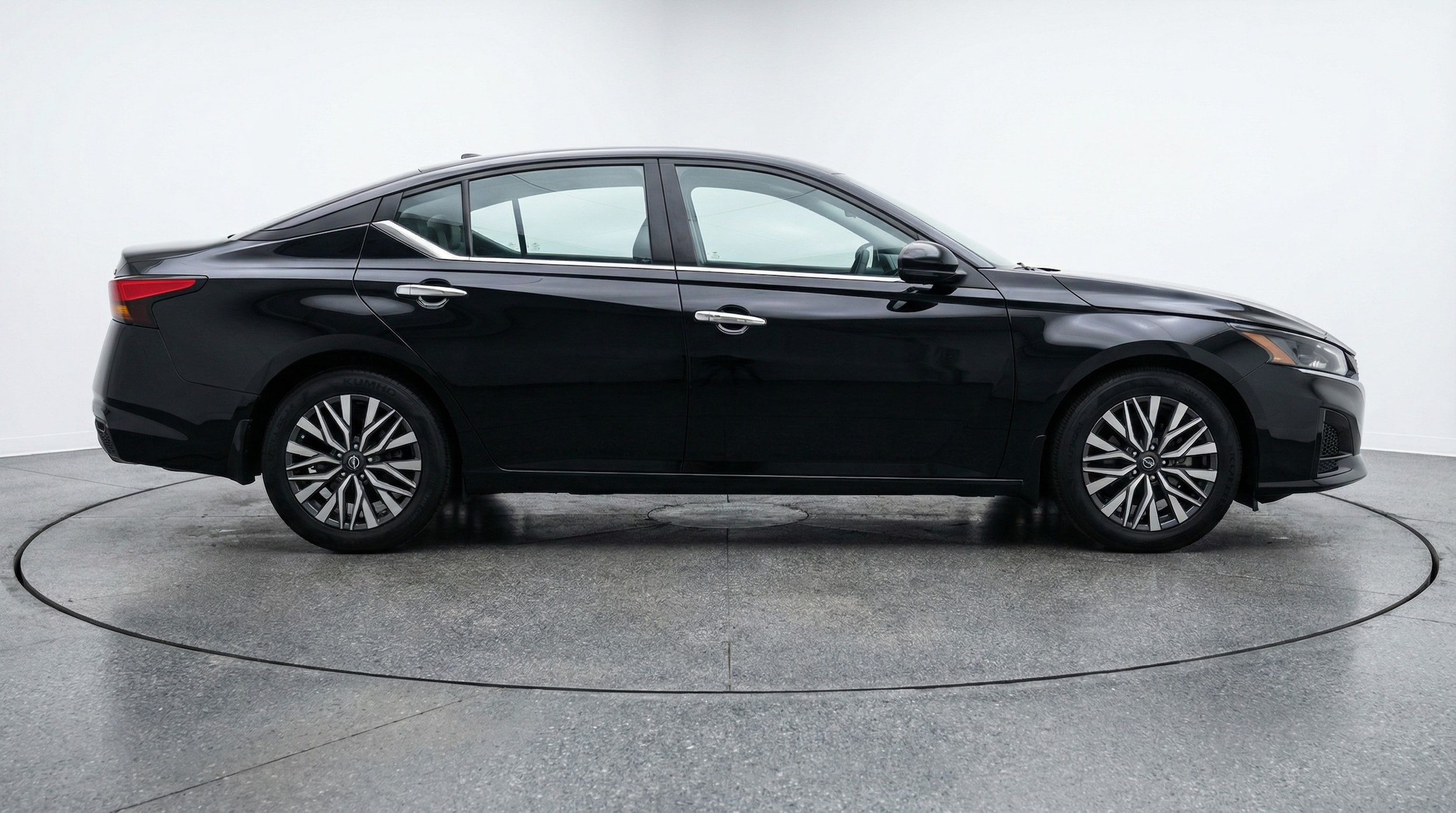 Thumbnail: 2025 Nissan Altima - 8