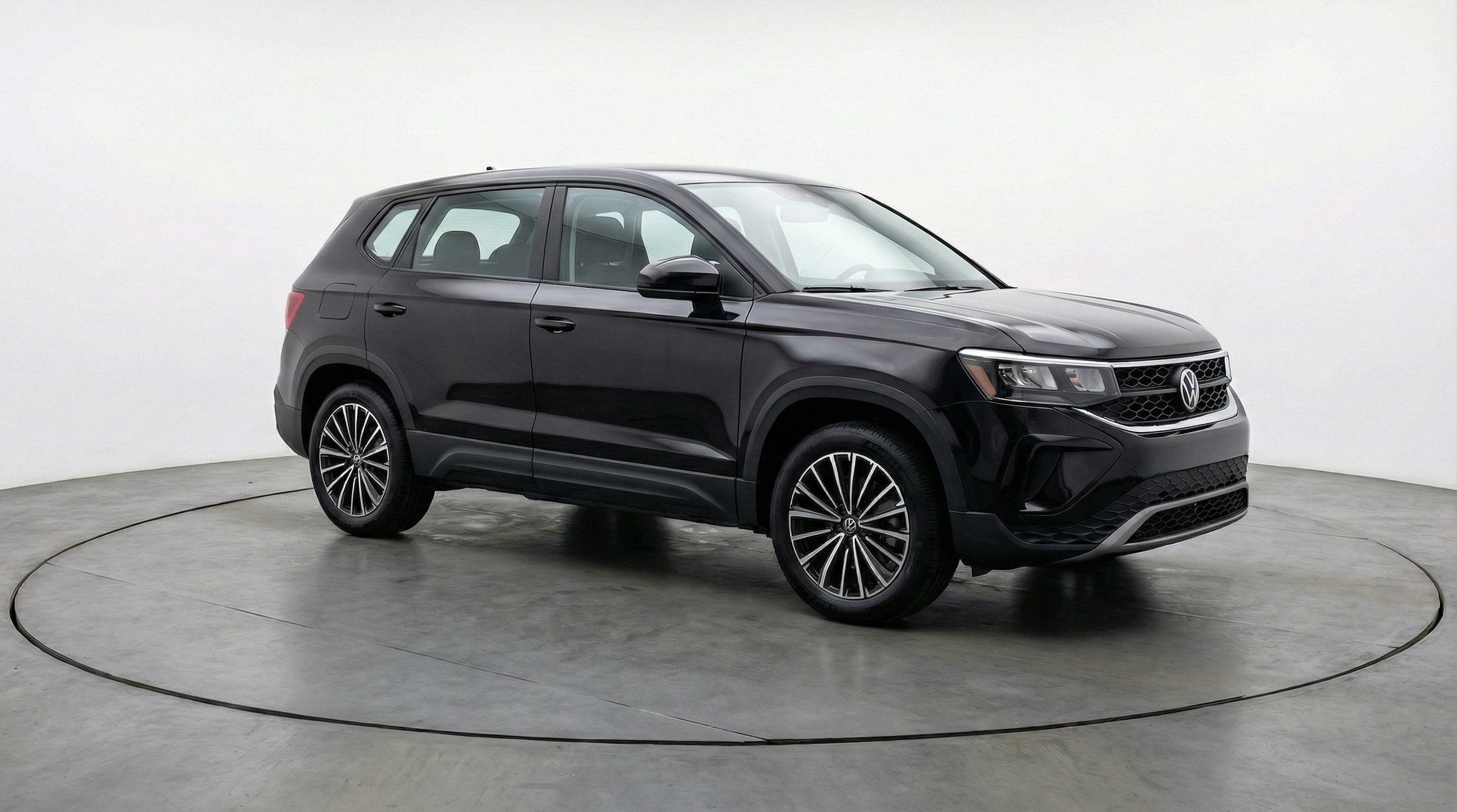 Thumbnail: 2025 Volkswagen Taos - 1