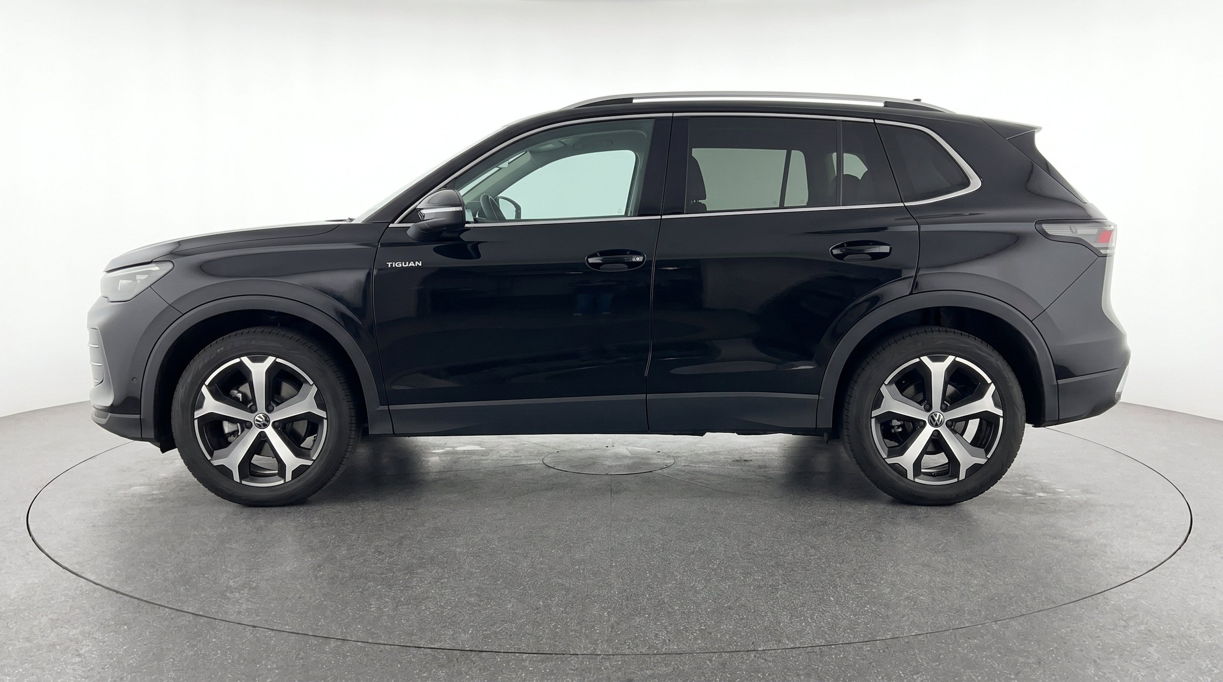 Thumbnail: 2026 Volkswagen Tiguan - 5