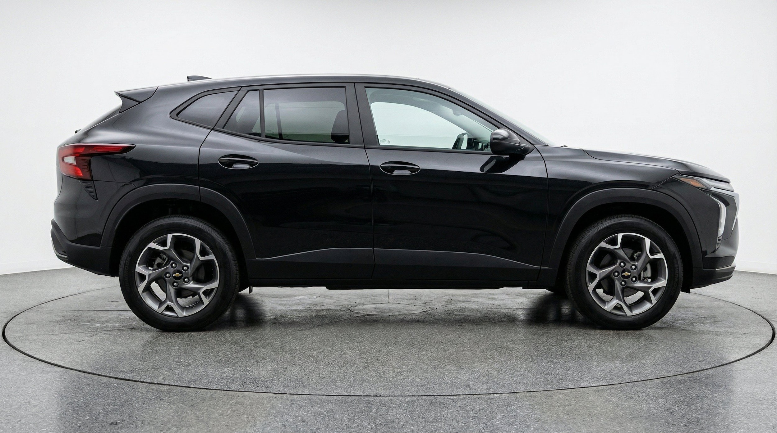 Thumbnail: 2025 Chevrolet Trax - 11