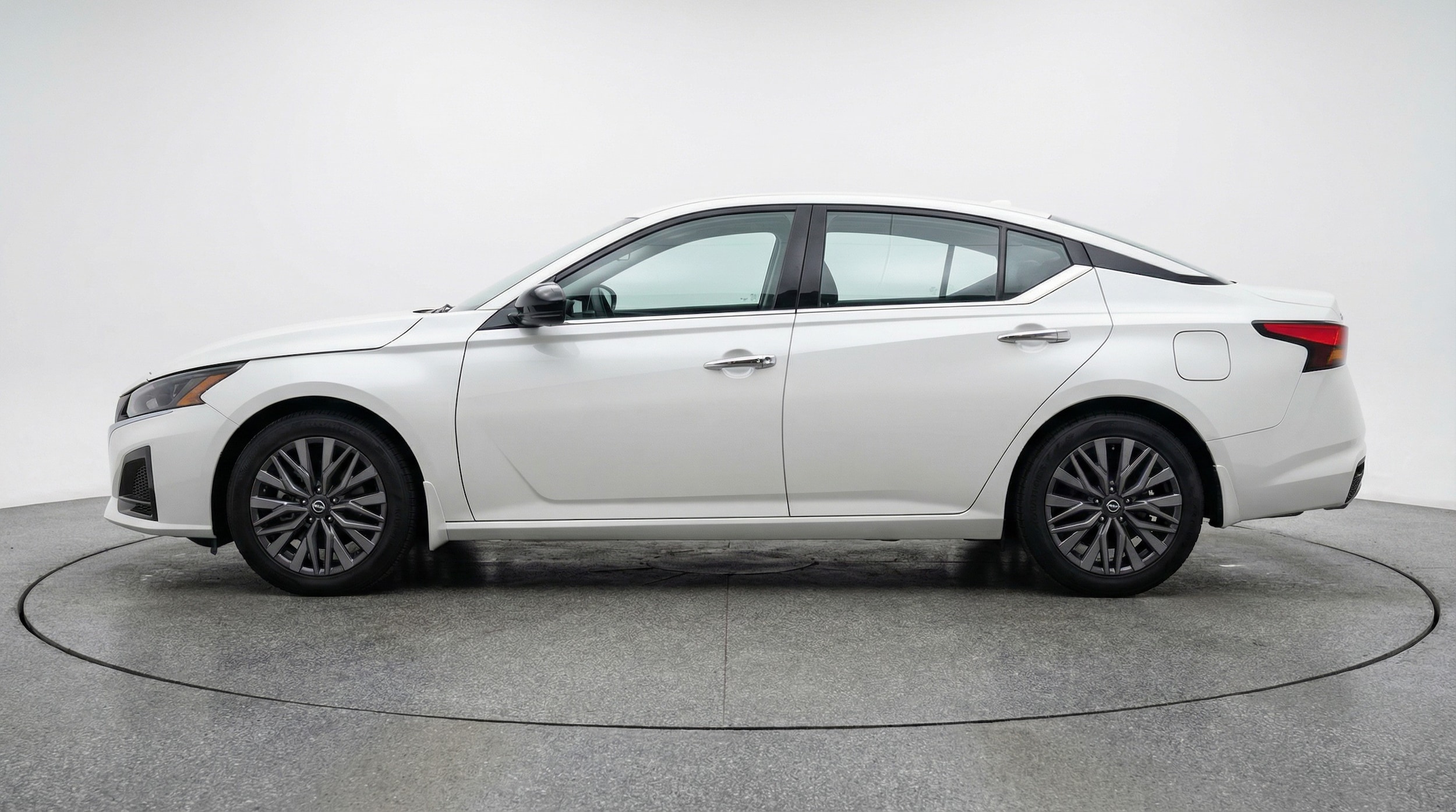 Thumbnail: 2025 Nissan Altima - 4