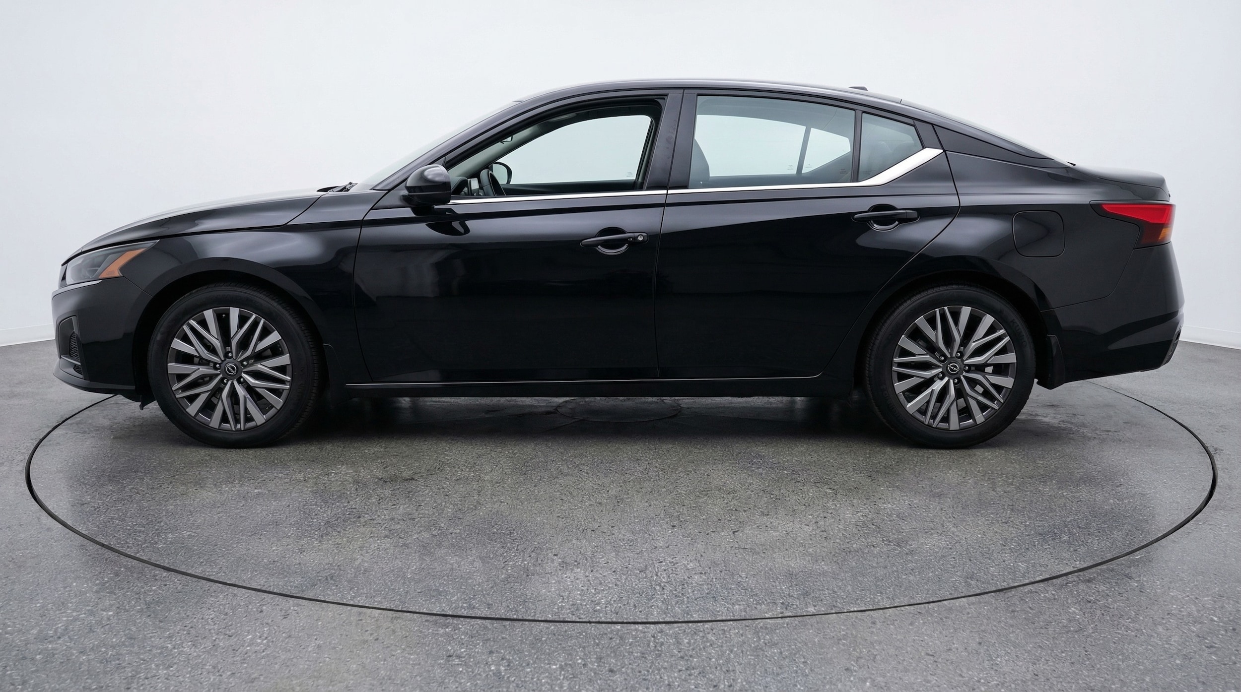 Thumbnail: 2025 Nissan Altima - 4