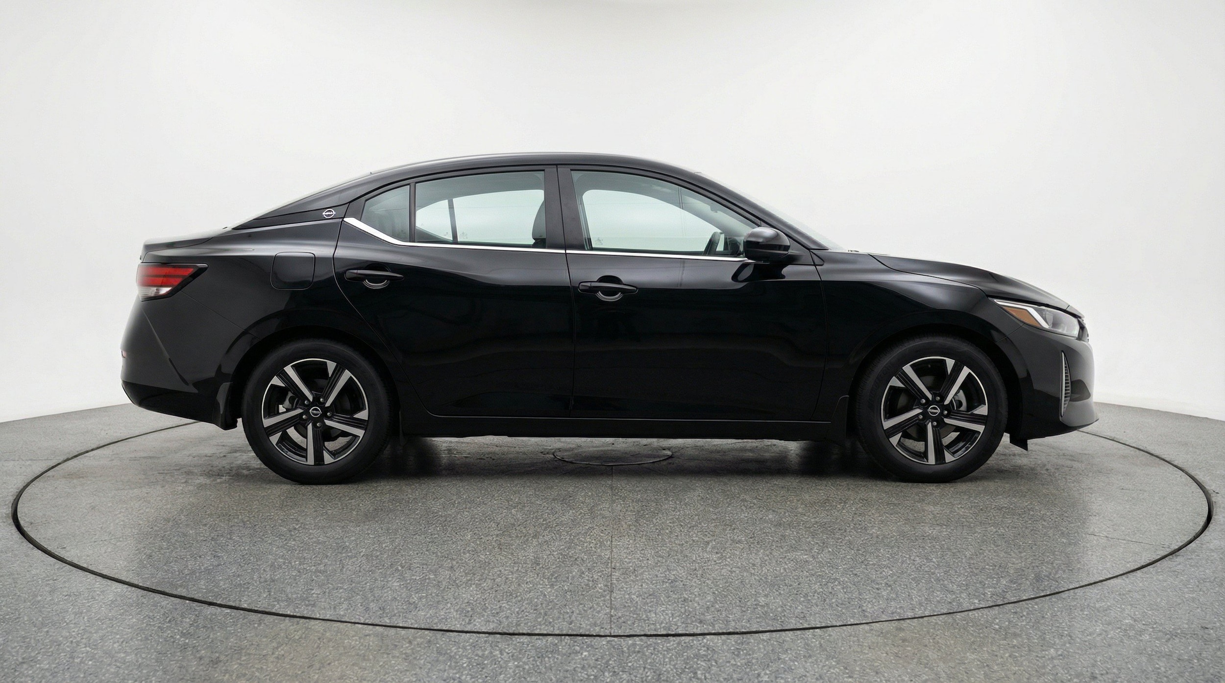 Thumbnail: 2025 Nissan Sentra - 10