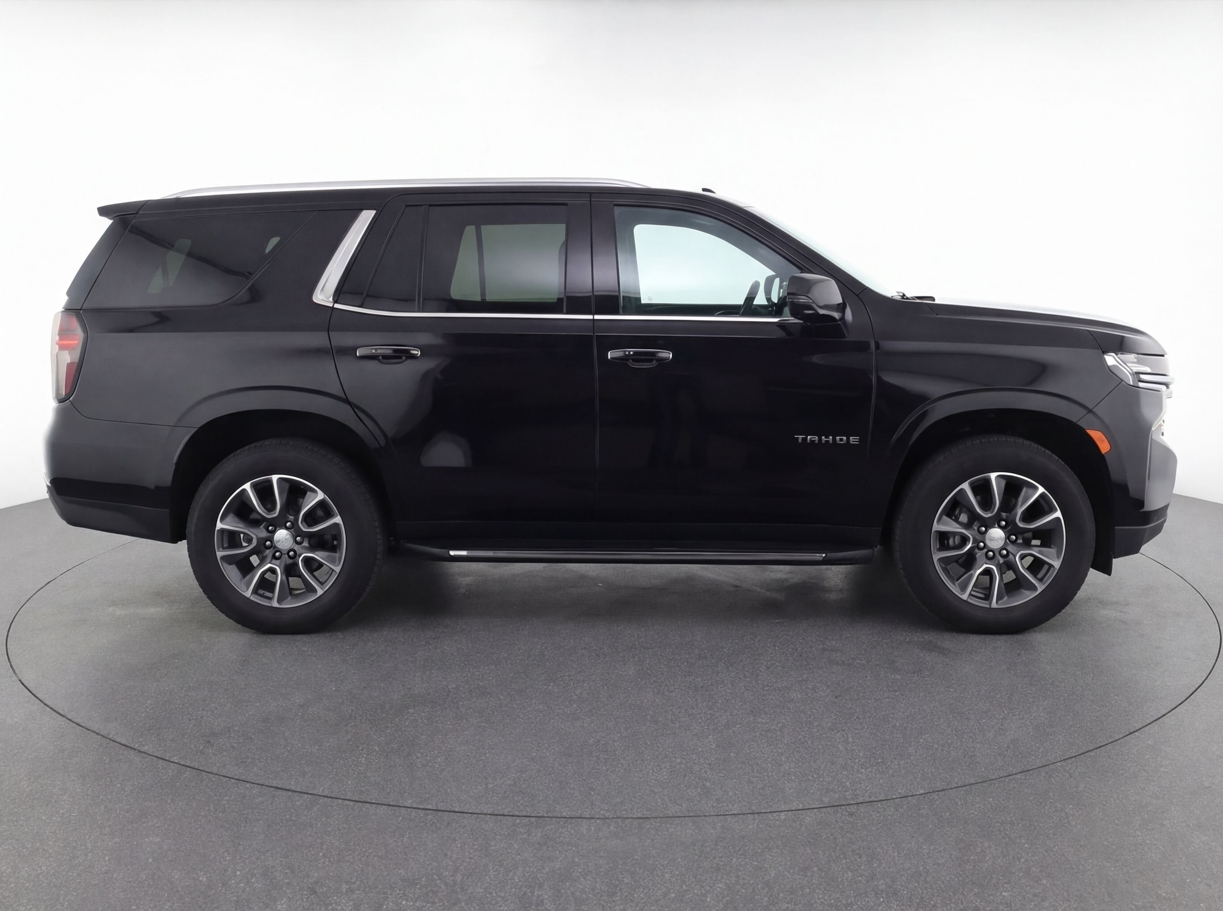 Thumbnail: 2024 Chevrolet Tahoe - 8