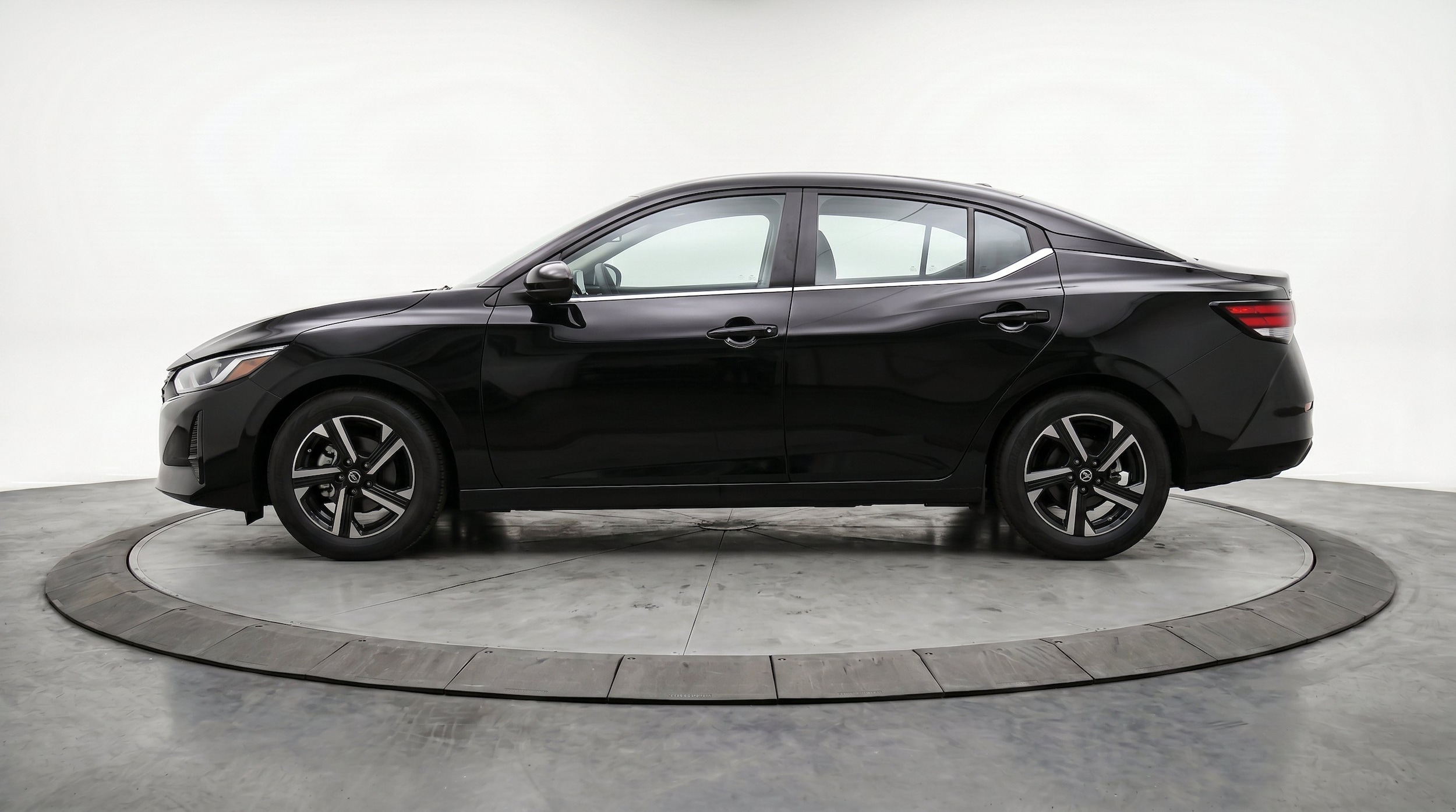 Thumbnail: 2025 Nissan Sentra - 5