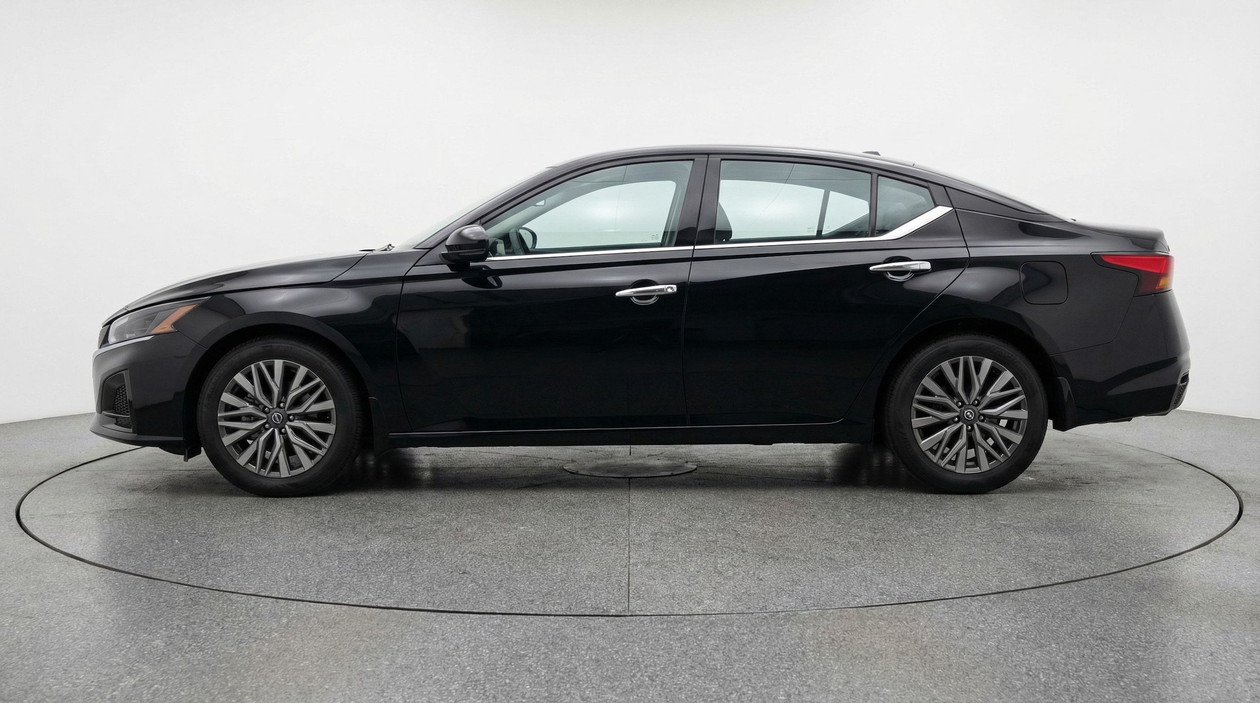 Thumbnail: 2025 Nissan Altima - 4