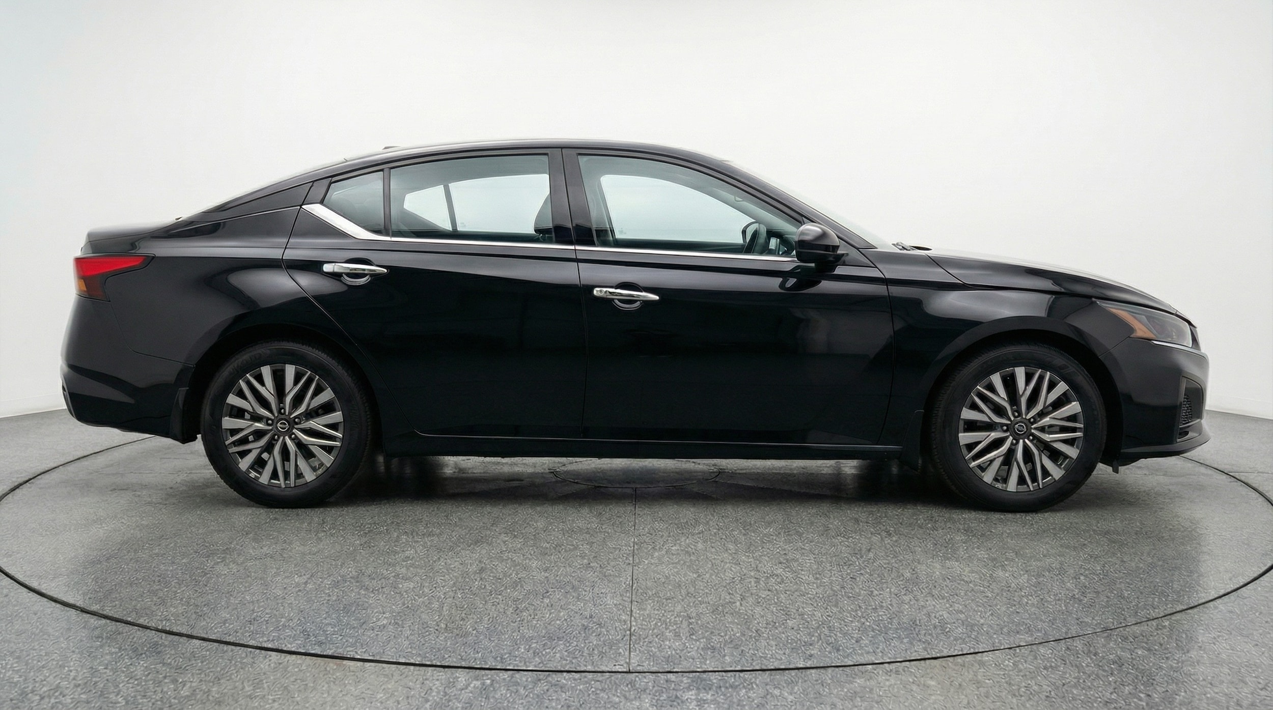 Thumbnail: 2025 Nissan Altima - 8