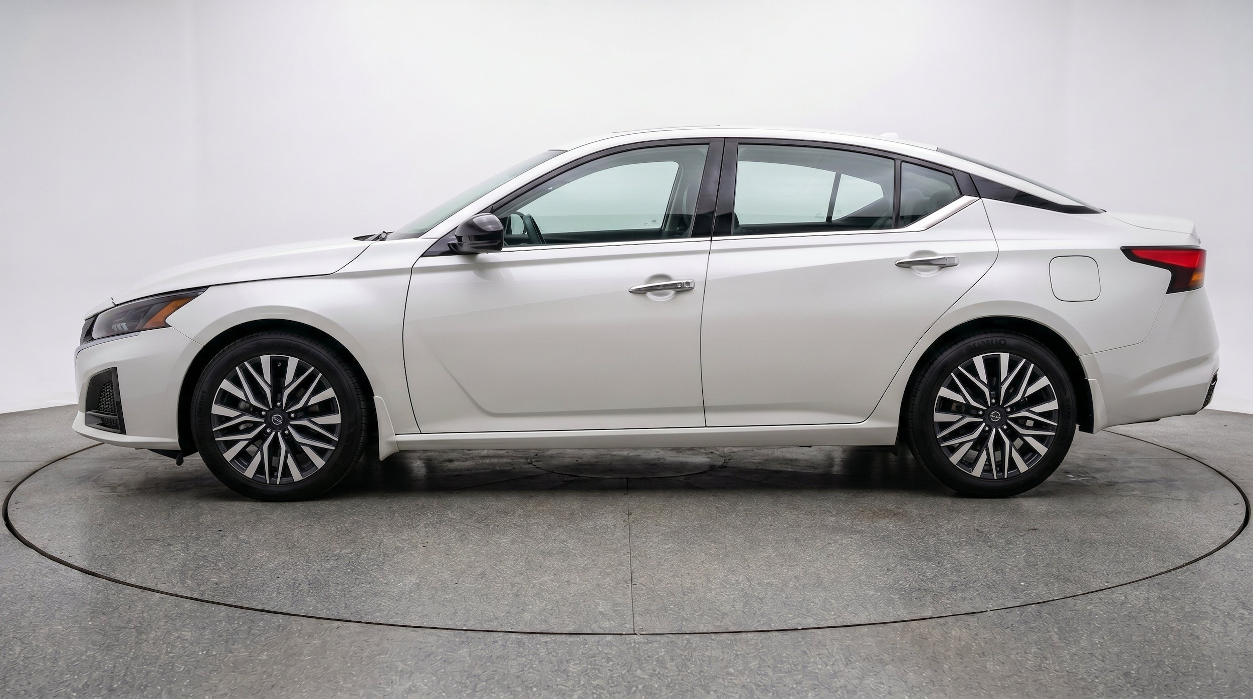 Thumbnail: 2025 Nissan Altima - 5