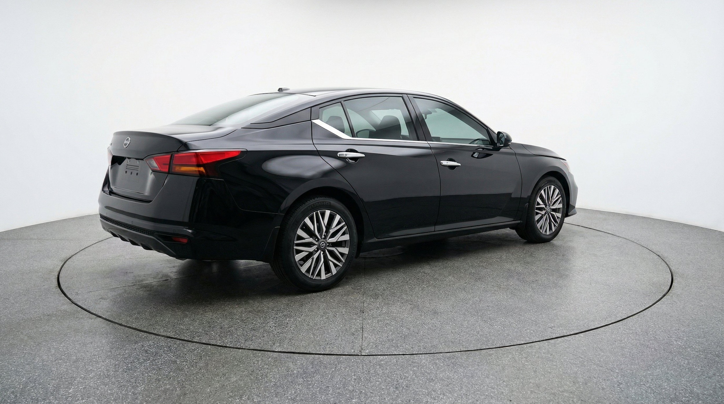 Thumbnail: 2025 Nissan Altima - 9