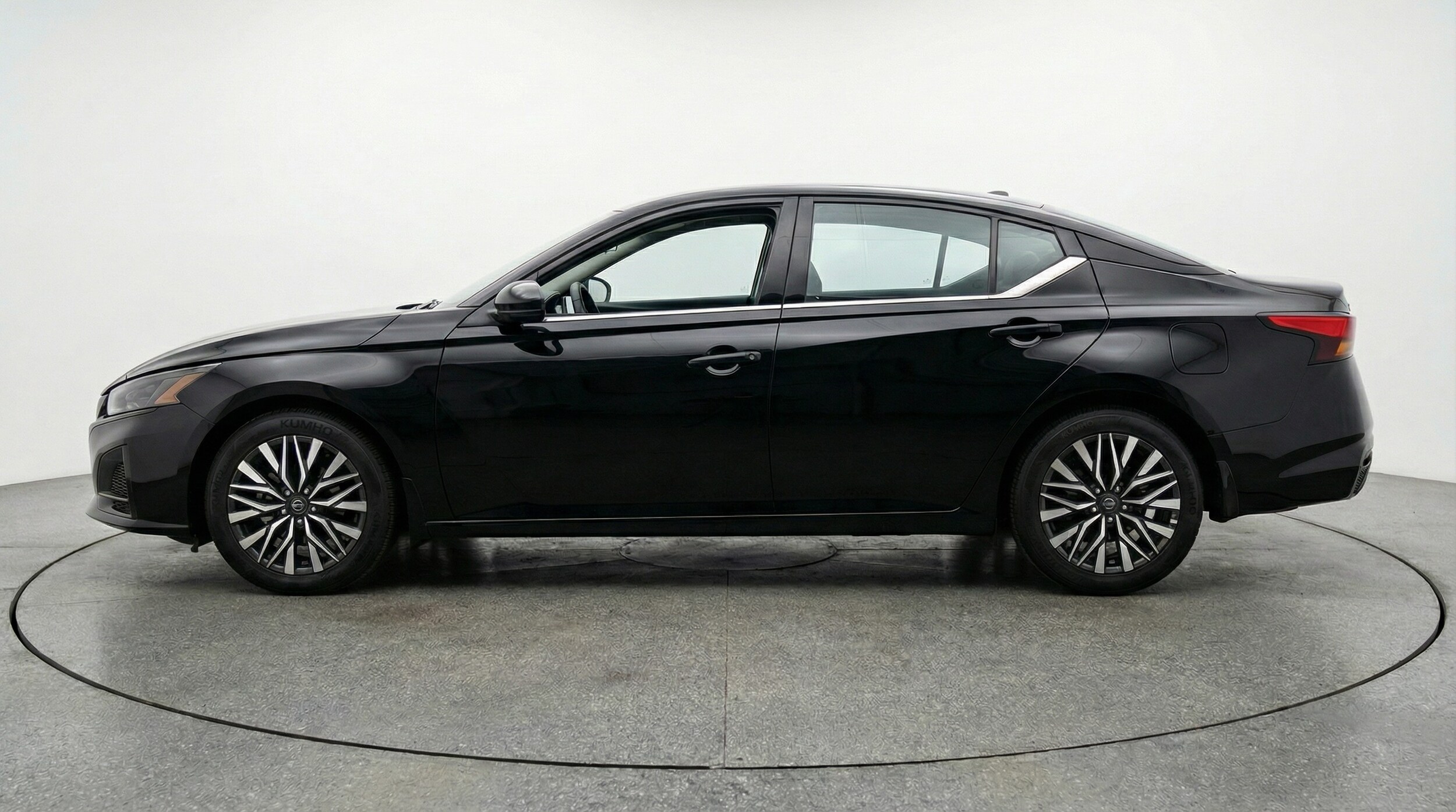 Thumbnail: 2025 Nissan Altima - 4