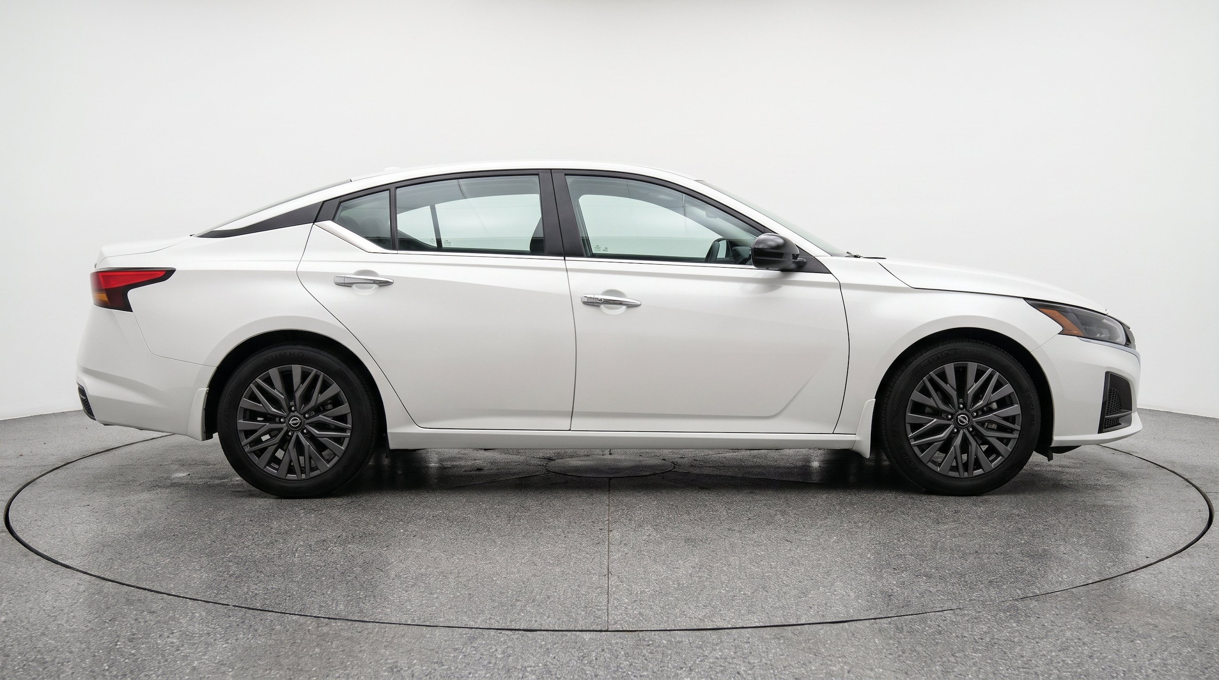 Thumbnail: 2025 Nissan Altima - 10