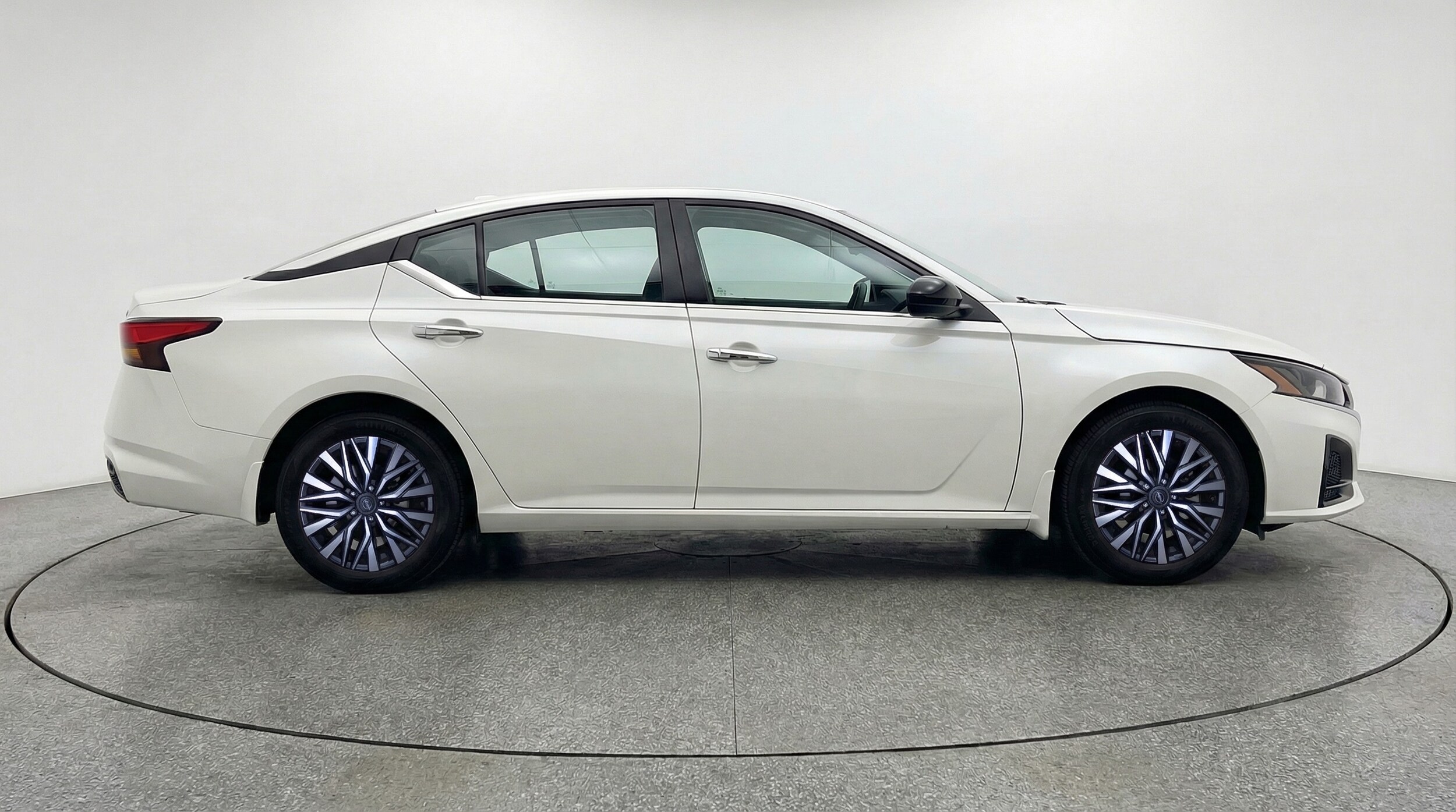 Thumbnail: 2025 Nissan Altima - 8