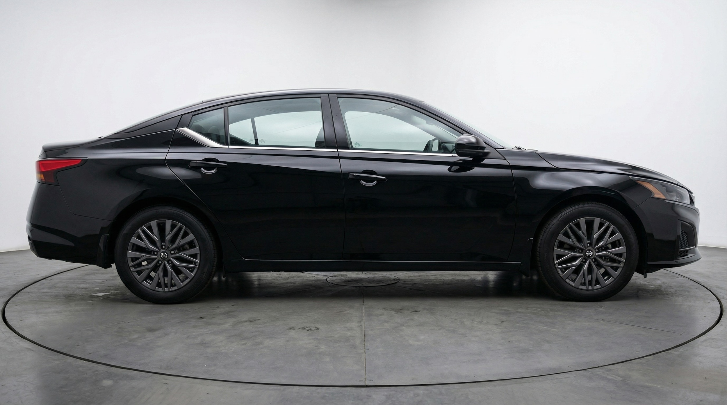 Thumbnail: 2025 Nissan Altima - 8