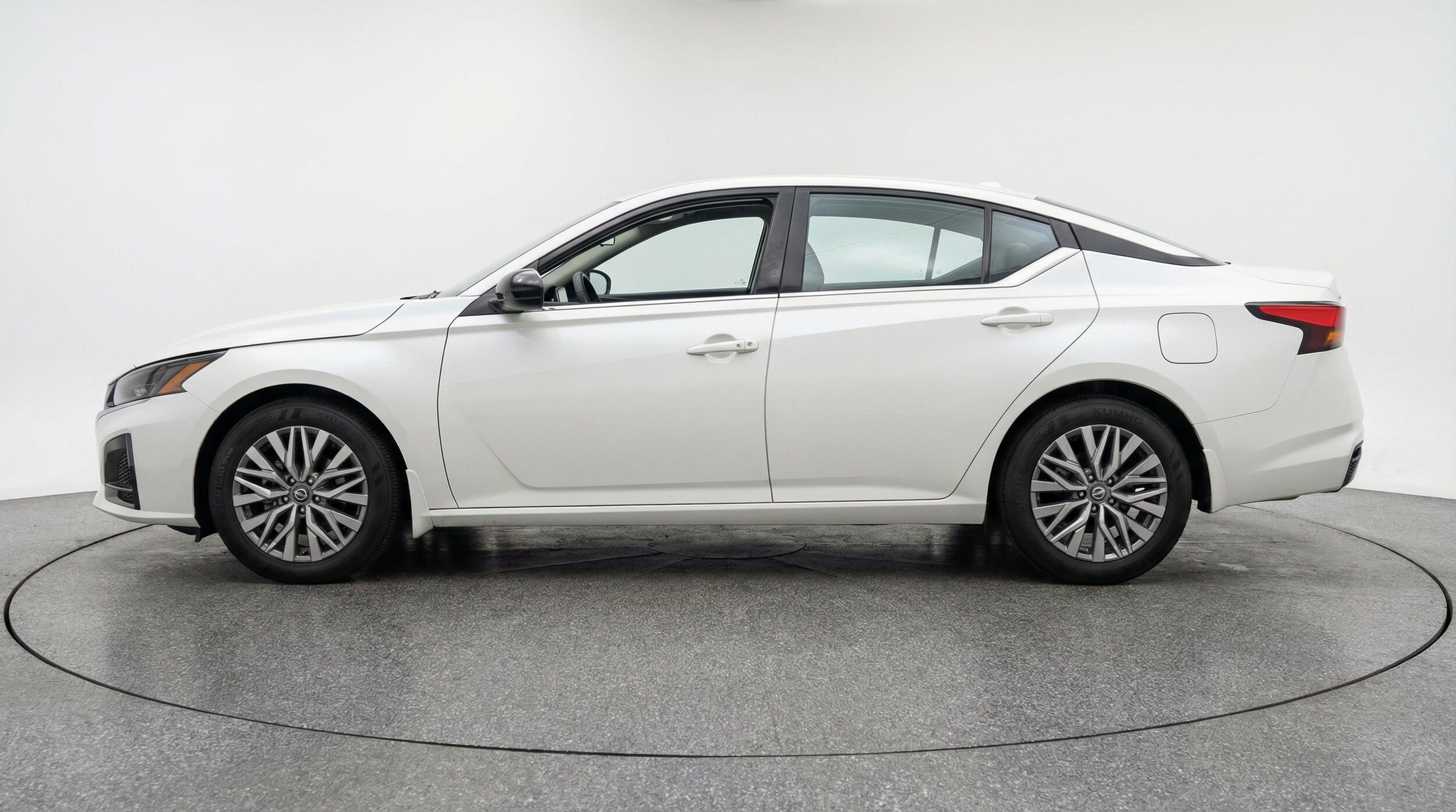 Thumbnail: 2025 Nissan Altima - 5