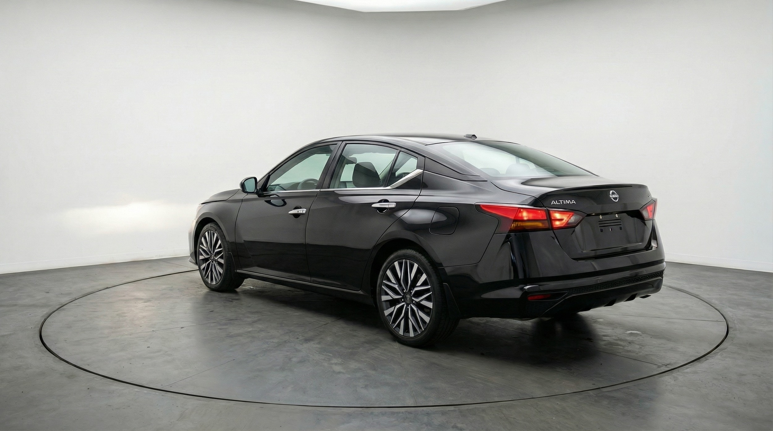 Thumbnail: 2025 Nissan Altima - 5