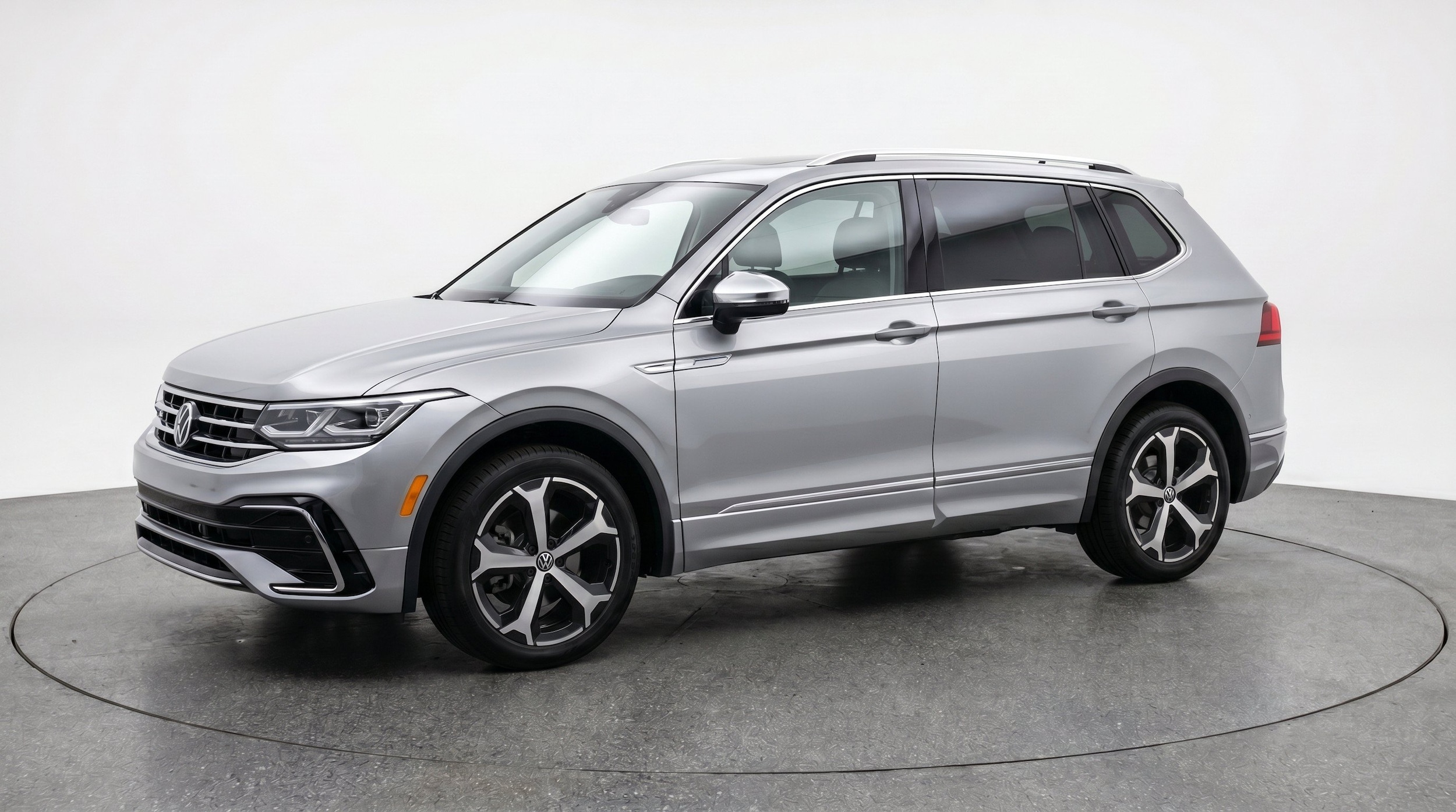 Thumbnail: 2026 Volkswagen Tiguan - 3